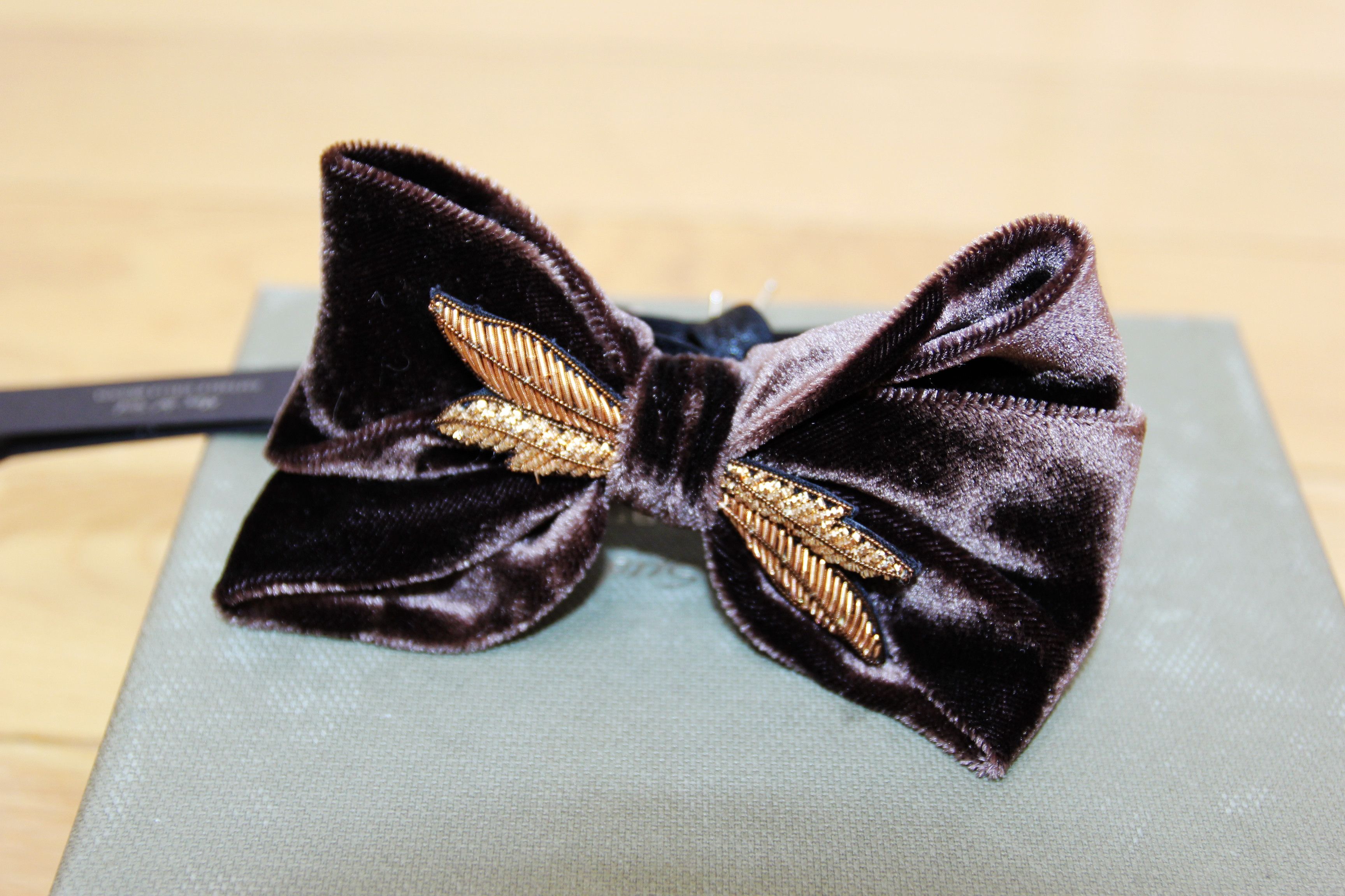 Other BNWT AW25 MANI DEL SUD ESPRESSO VELVET BOW TIE Size ONE SIZE - 3 Thumbnail
