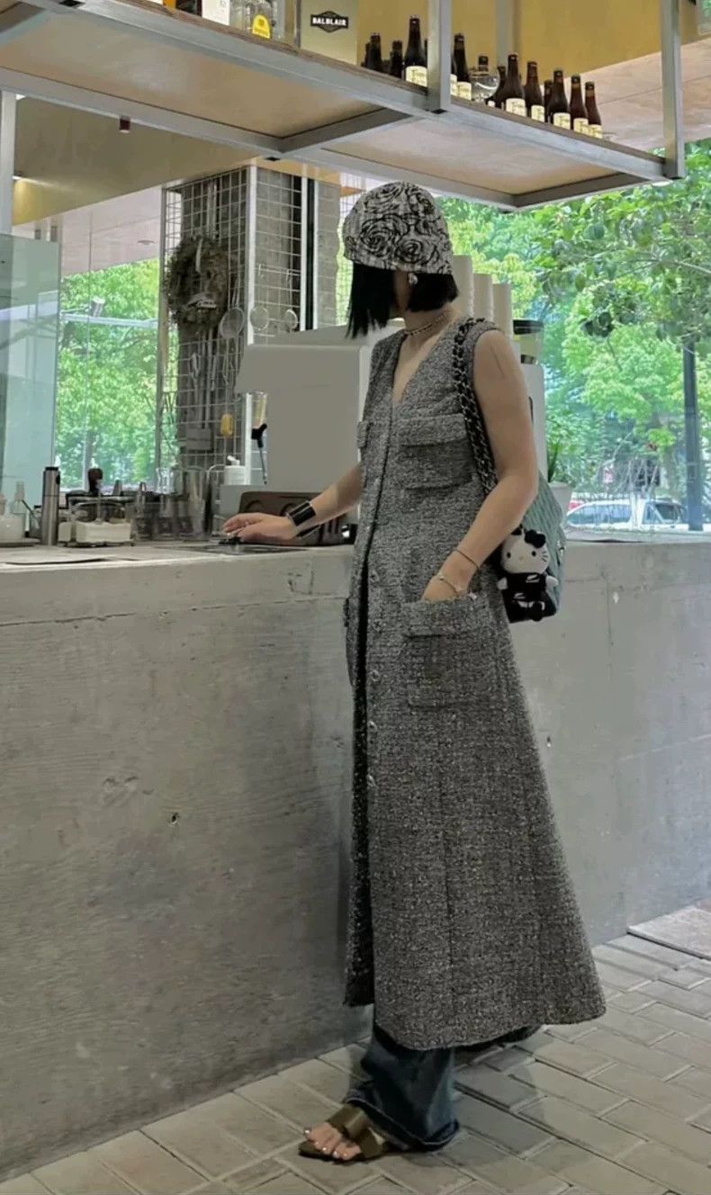Chanel Chanel 24p long tweed vest jacket Nextarrow-2505 Size XS / US 0-2 / IT 36-38 - 9 Thumbnail
