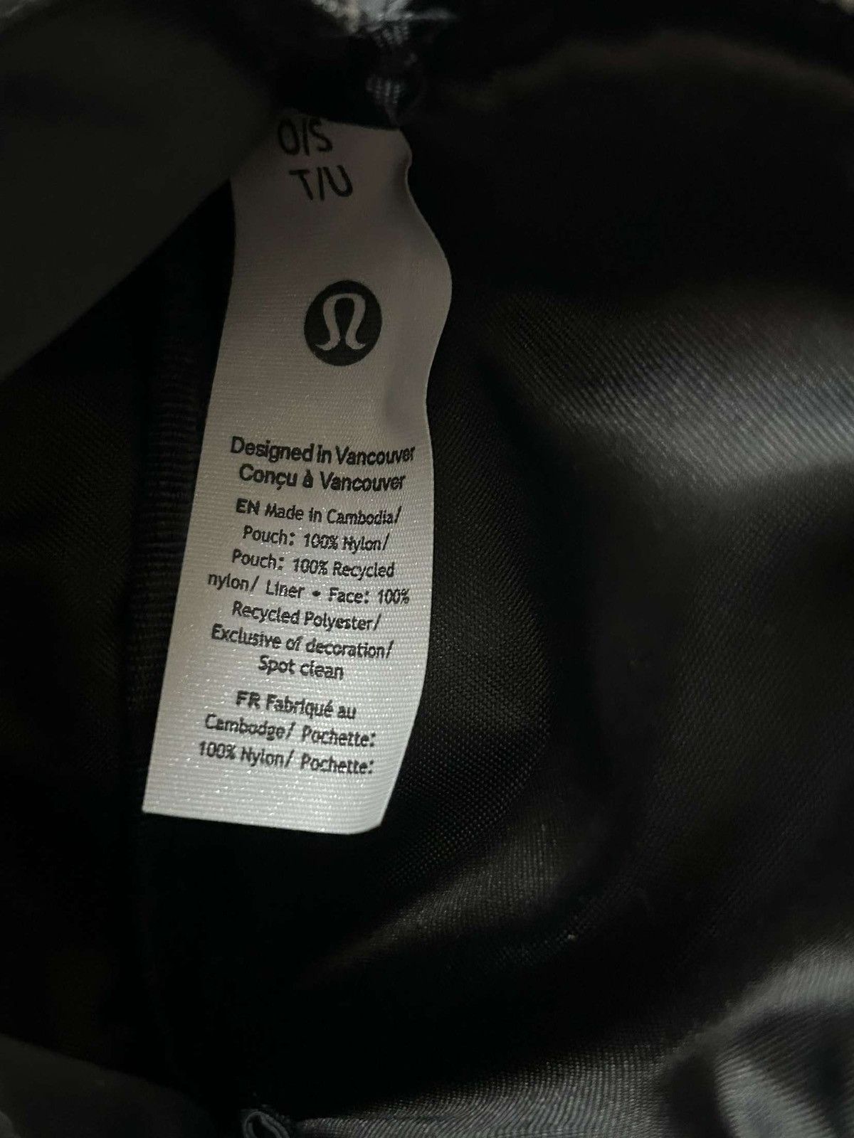 Lululemon Lululemon Dual Pouch Wristlet Black New With Tags Size ONE SIZE - 7 Thumbnail