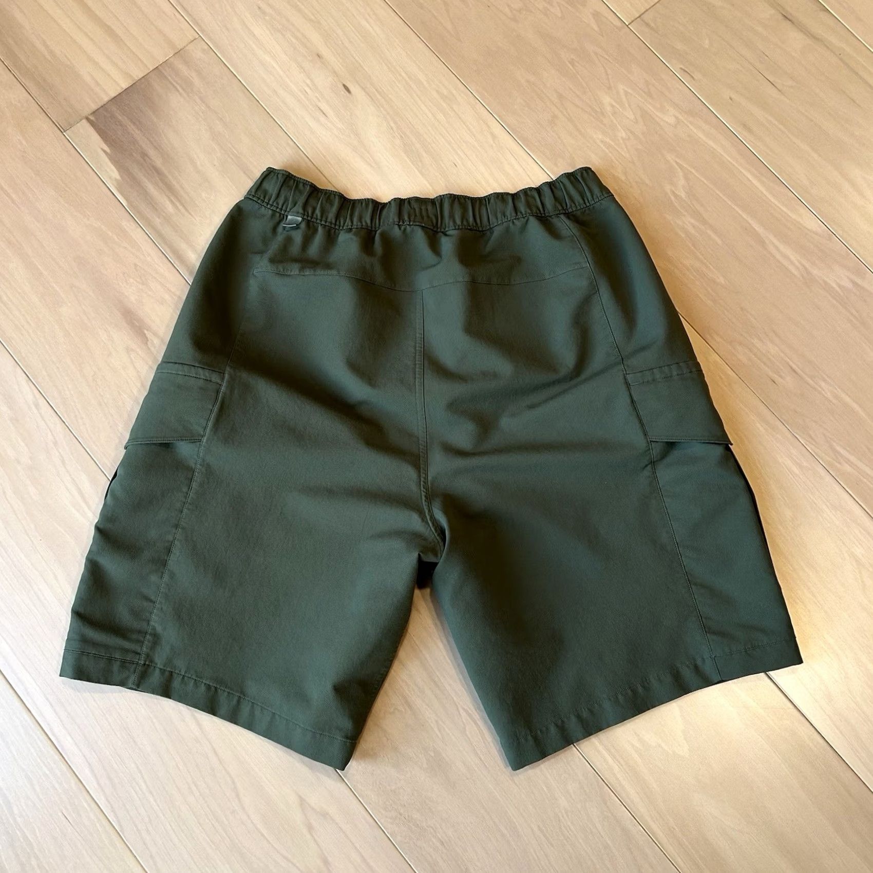 Lululemon Lululemon VersaTwill Cargo Shorts Men 10" Inseam Regular Fit Green Cotton Blended Stretch Pockets Drawstring Athletic Activewear 30-32 Waist Size US 31 - 2 Thumbnail