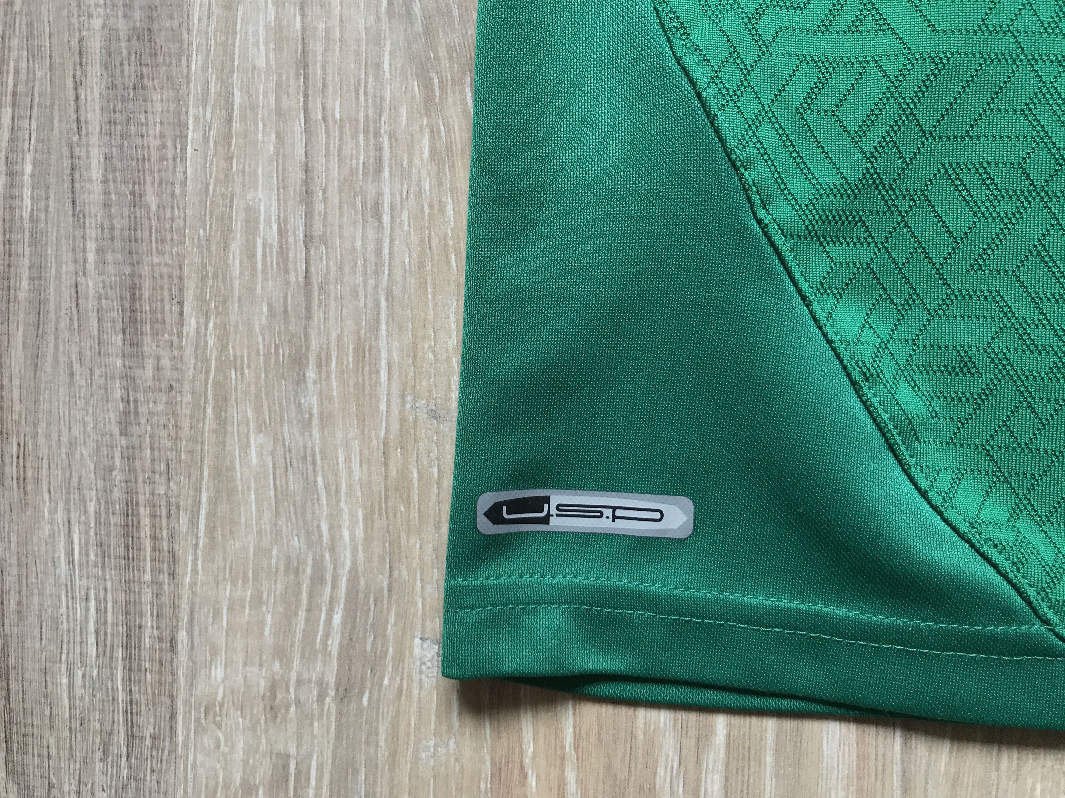 Puma × Vintage Vintage Puma Camerron Home Shirt #9 ETO'O Size US L / EU 52-54 / 3 - 8 Thumbnail