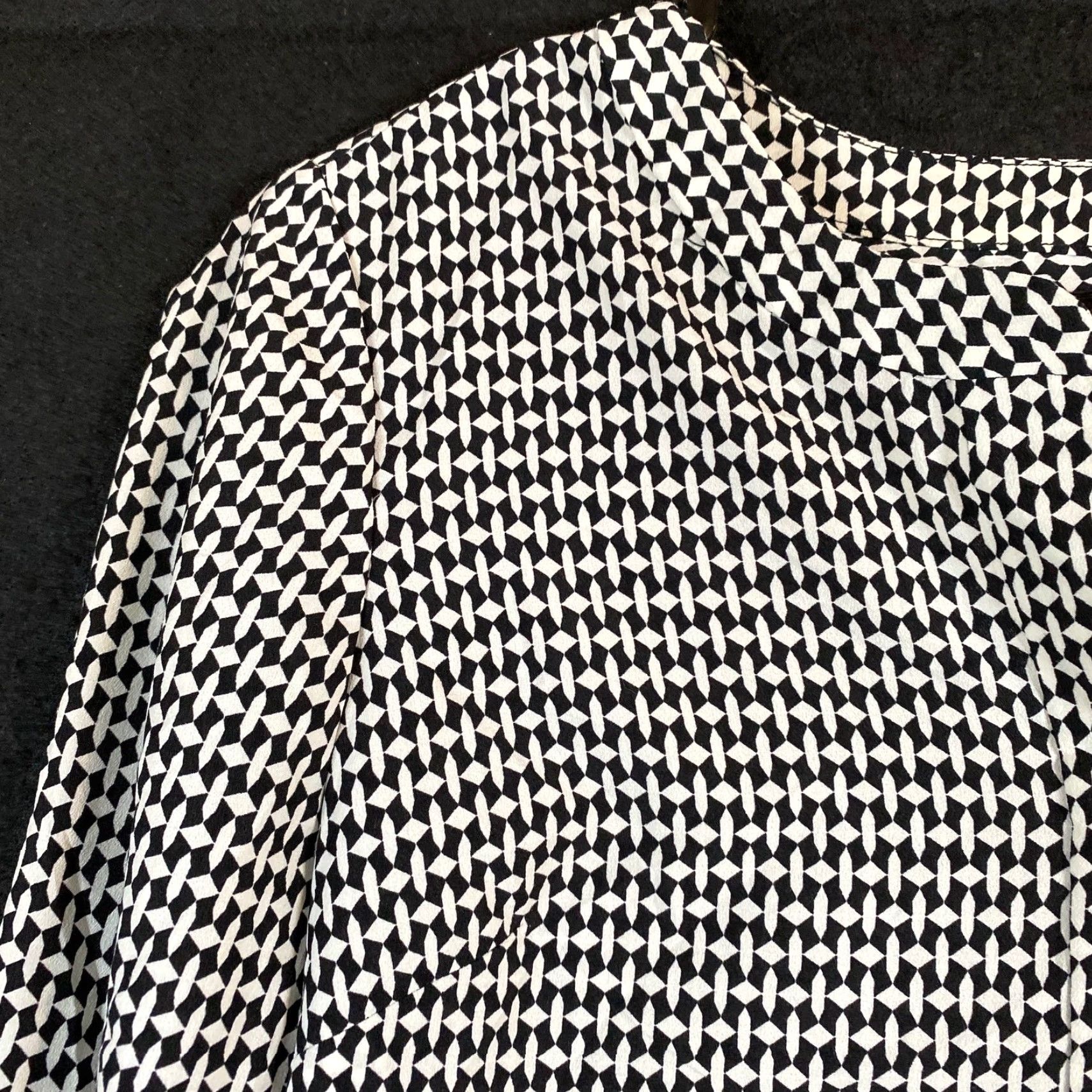 Talbots Talbots Womens Blouse Black White Diamond V Neck Long Sleeve Lightweight Petite Size XXS / US 00 / IT 34 - 4 Thumbnail