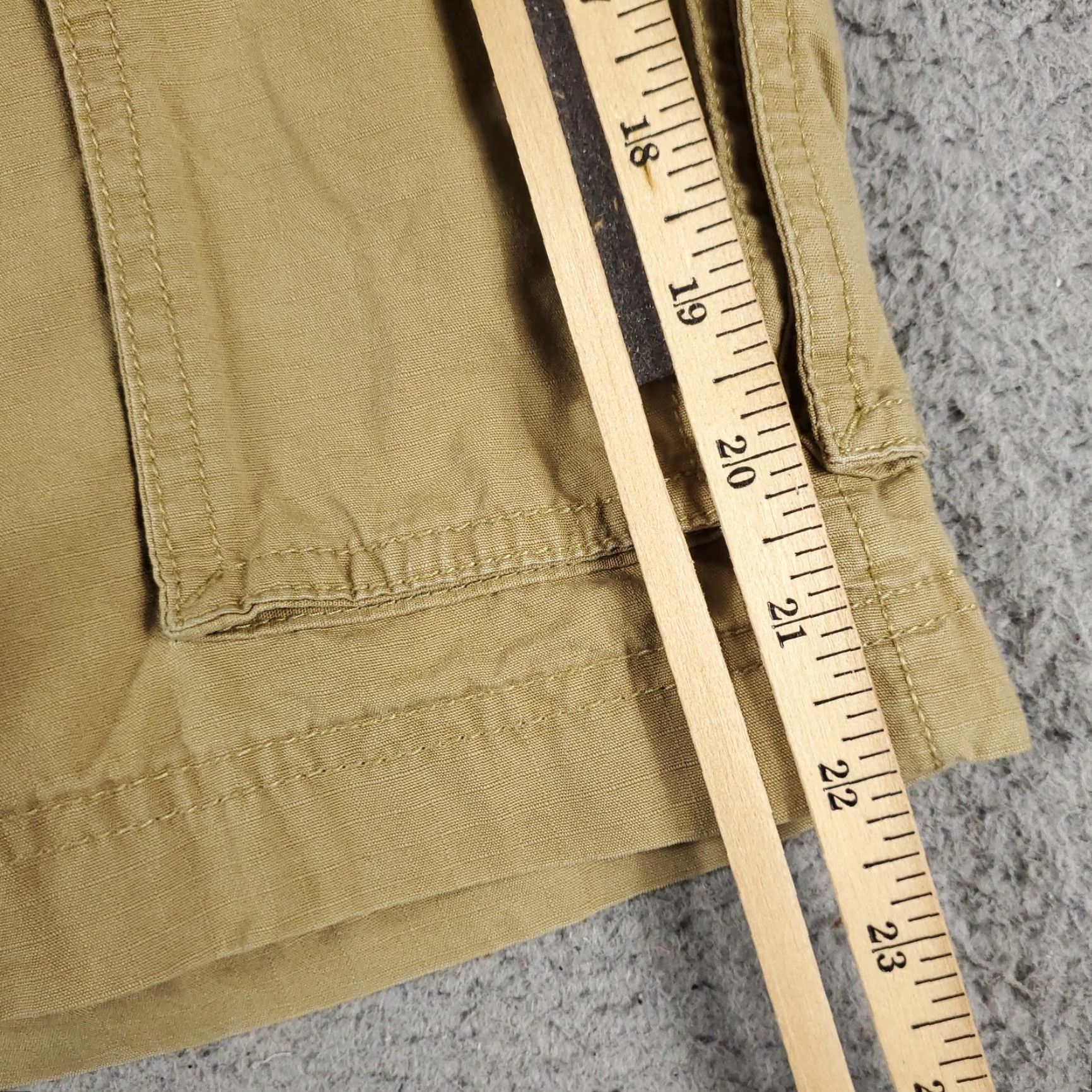 Nautica VINTAGE Nautica Cargo Shorts Mens Size 32 Beige Casual Outdoor Summer 90s Mens Size US 32 / EU 48 - 3 Thumbnail
