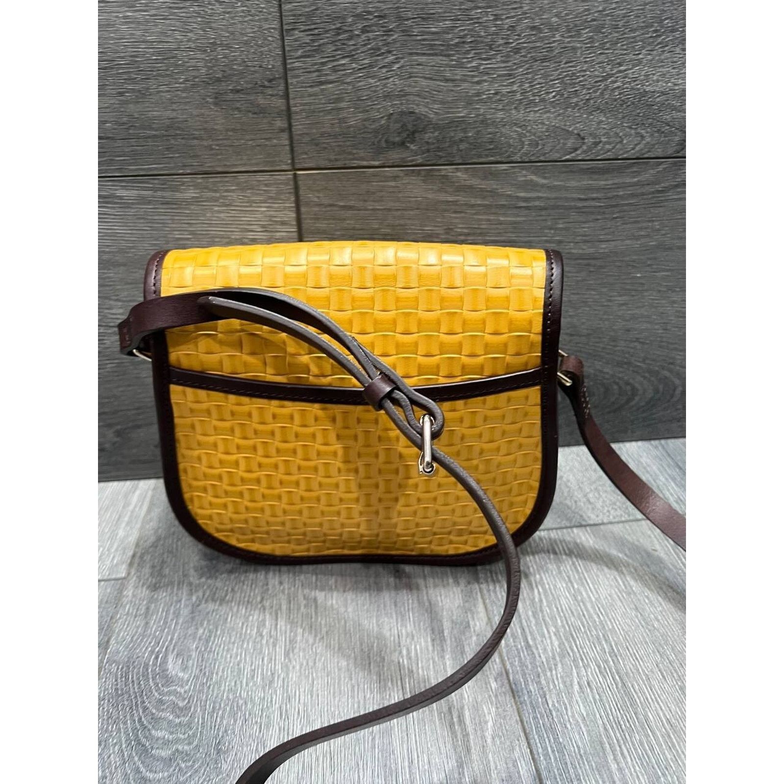 Dooney & Bourke Rare Dooney & Bourke Mustard crossbody medium Bag B000485 Size ONE SIZE - 5 Thumbnail
