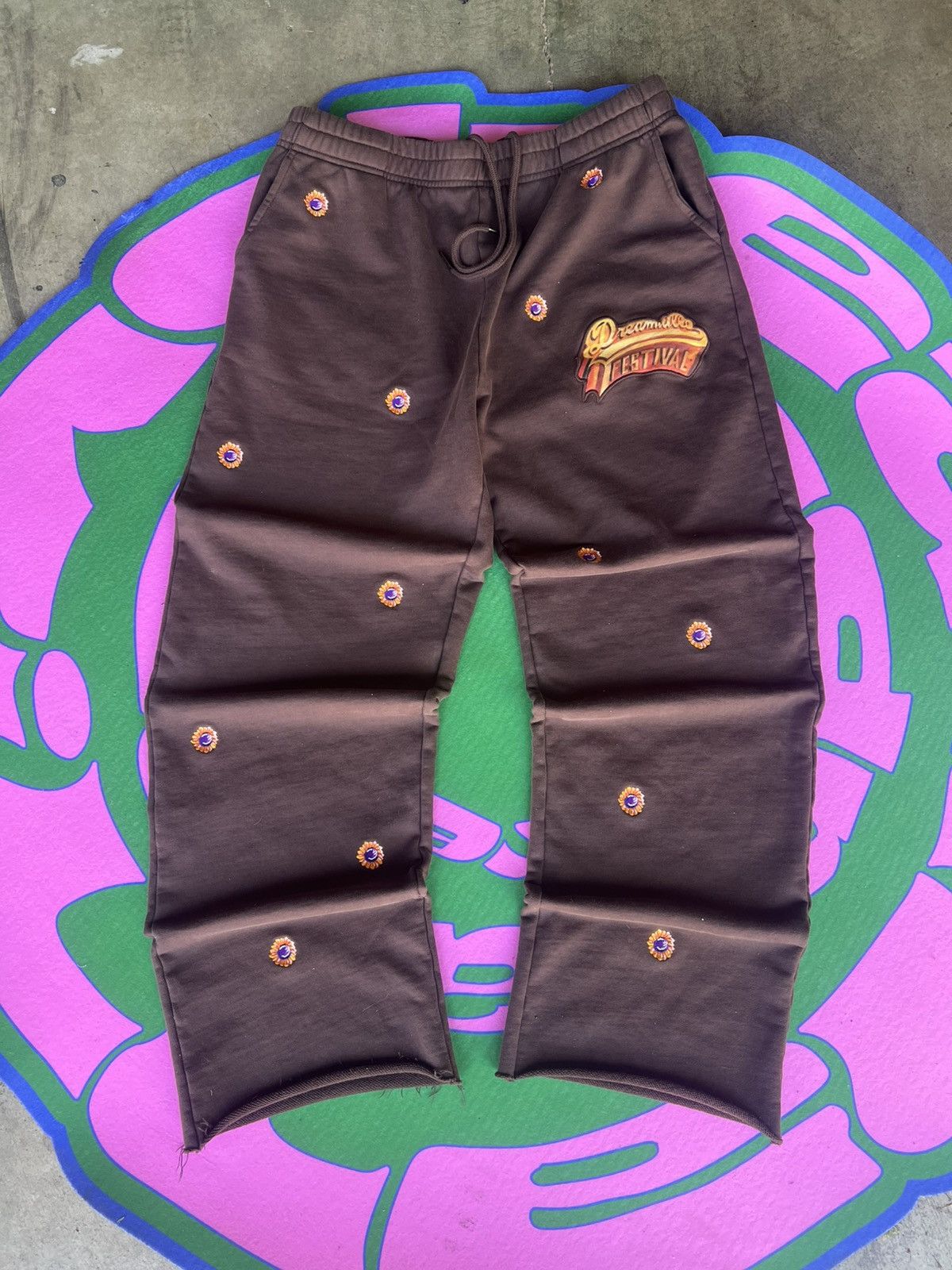 Other J. Cole Dreamville Fest 2025 FINAL Drop Embroidered Sweatpan Size US 34 / EU 50 - 1 Thumbnail