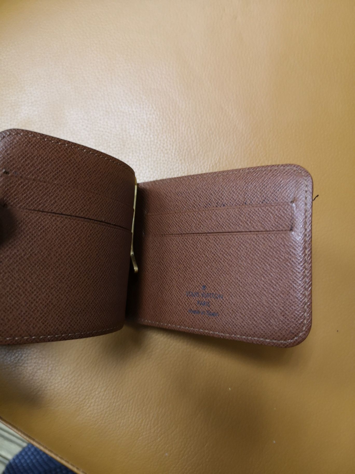Louis Vuitton Louis Vuitton Money Holder Leather Wallet Size ONE SIZE - 7 Thumbnail
