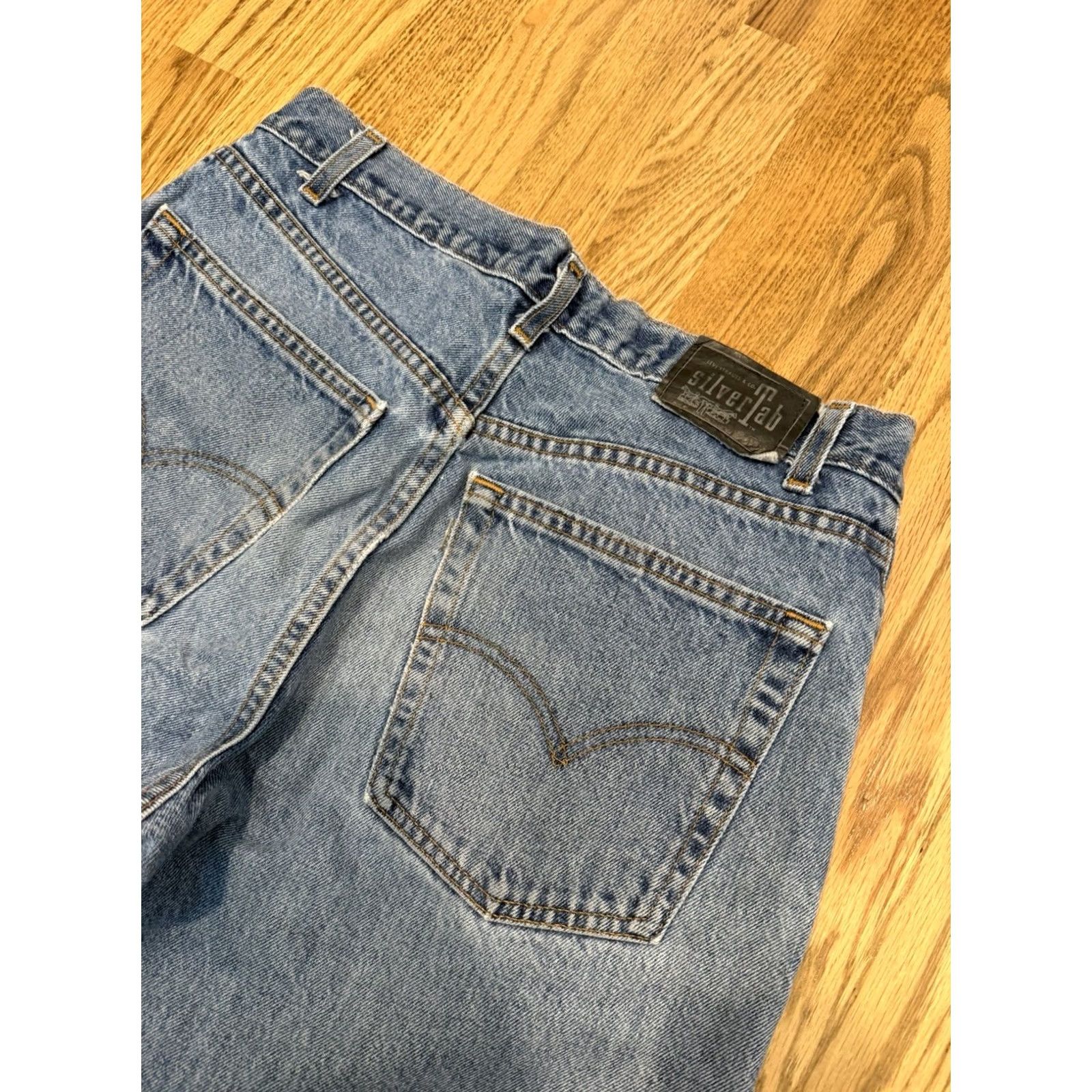 Levi's VINTAGE Levi's SilverTab Jeans Straight 32x29 Denim Blue Men Regular 90s Grunge USA Kid - (adjusted to fit rules) Size US 32 / EU 48 - 4 Thumbnail