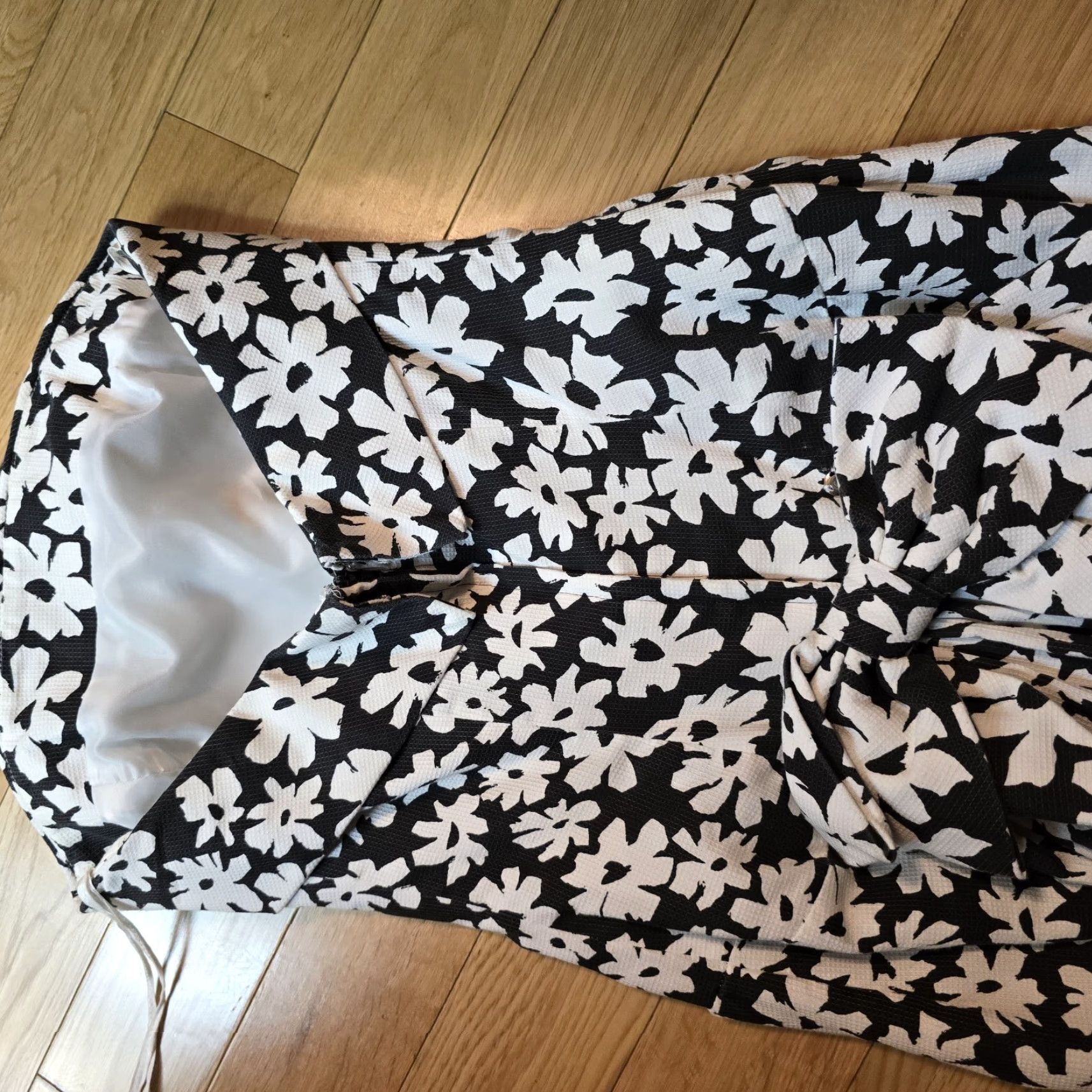 Vintage VINTAGE Victor Costa Dress Strapless Maxi White Polka Dot Flower Kick Pleat Size 2 Womens Size XS / US 0-2 / IT 36-38 - 6 Thumbnail