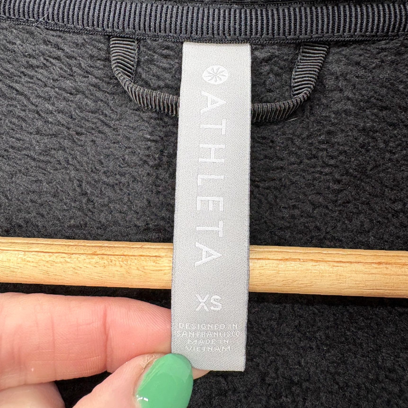 Athleta Athleta Hoodie Womens XS Black Full Zip Hooded Fleece Long Sleeve Gym Size XS / US 0-2 / IT 36-38 - 4 Thumbnail