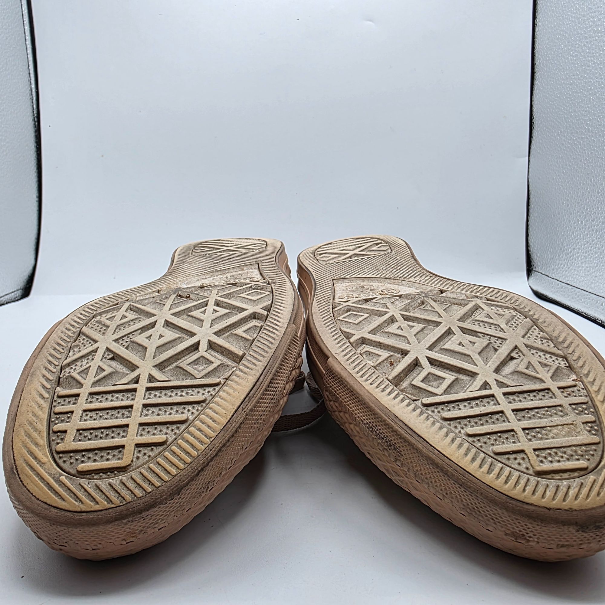 Converse Converse Chuck Taylor Womens Size 9 Beige Shoes Skateboardin Size US 9 / IT 39 - 11 Thumbnail