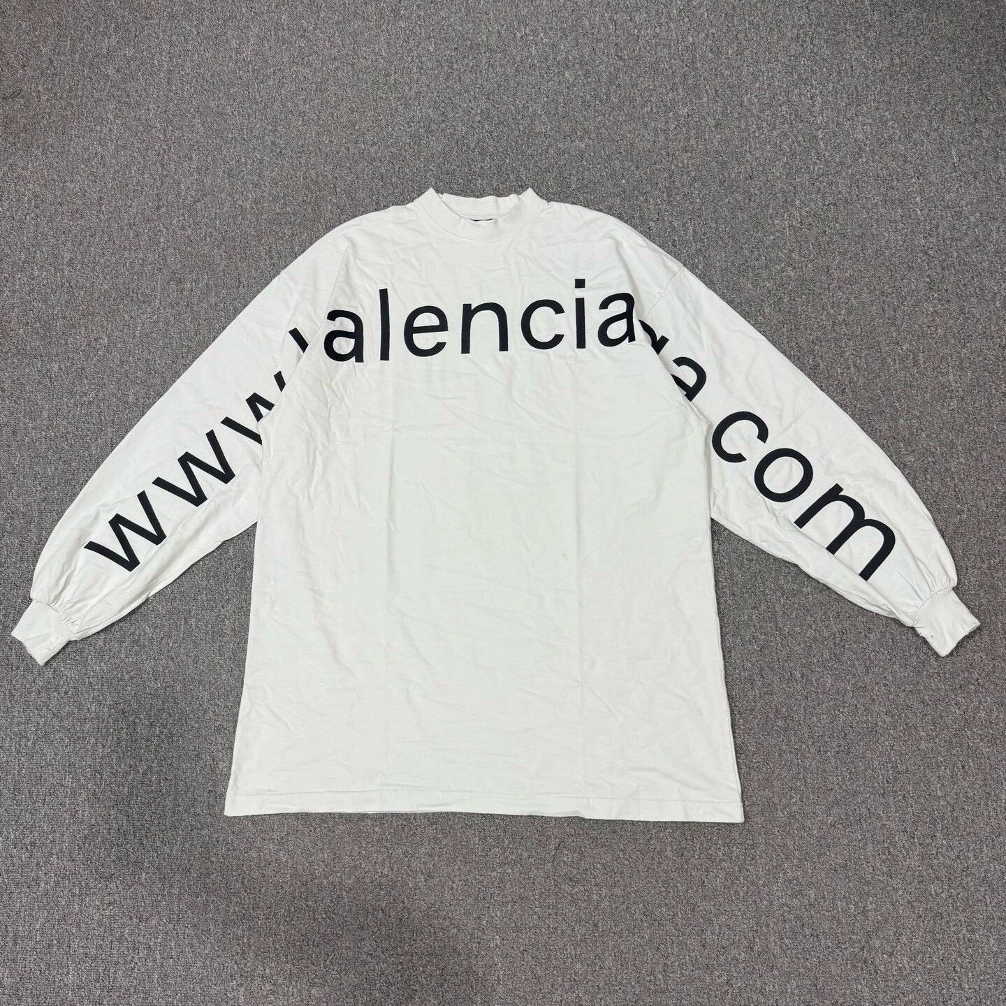 Balenciaga Balenciaga white website exclusive crew size 2 mint Size US M / EU 48-50 / 2 - 1 Thumbnail