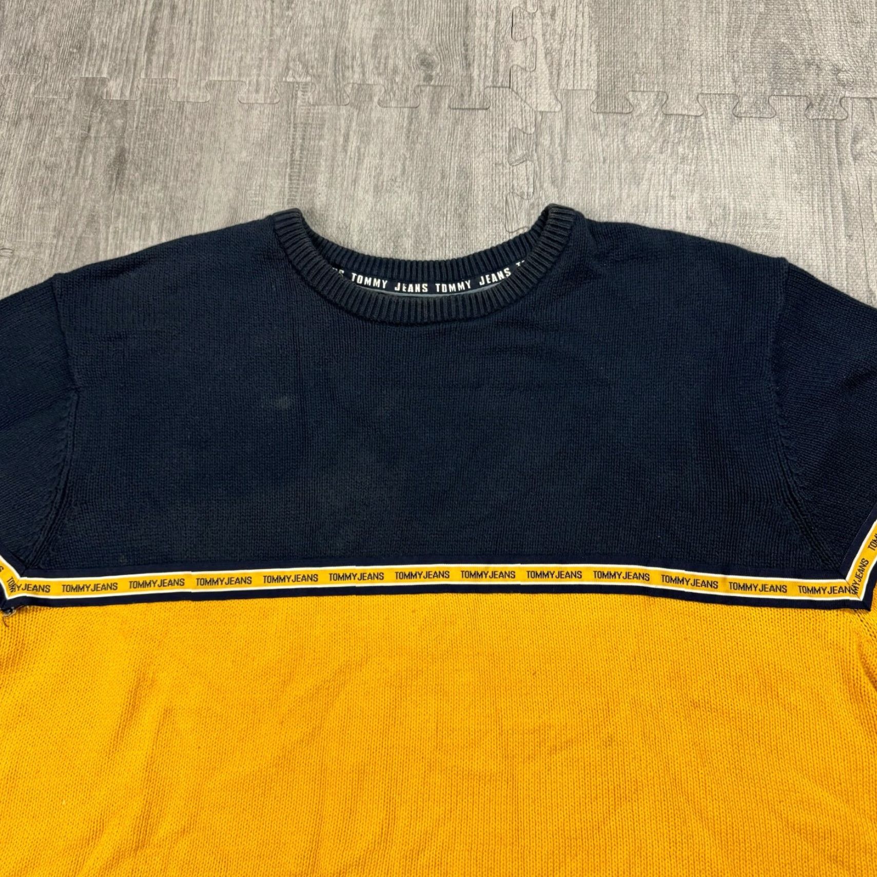 Tommy Hilfiger 90S TOMMY HILFIGER JEANS BAGGY MENS LOGO KNIT SWEATER COTTON SZ 2XL HIP HOP YELLOW Size US XXL / EU 58 / 5 - 2 Thumbnail