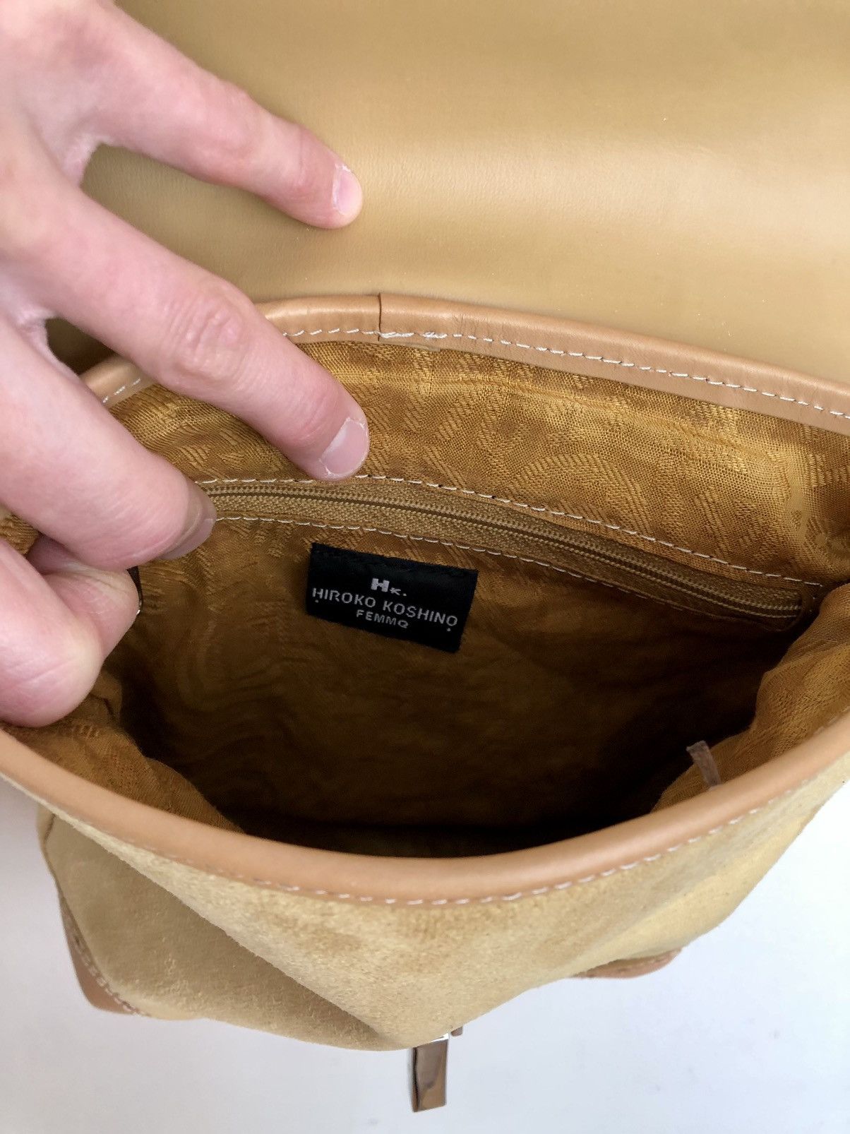 Hiroko Koshino Homme Hiroko Koshino Femme Vintage Suede Shoulder Bag Size ONE SIZE - 17 Thumbnail