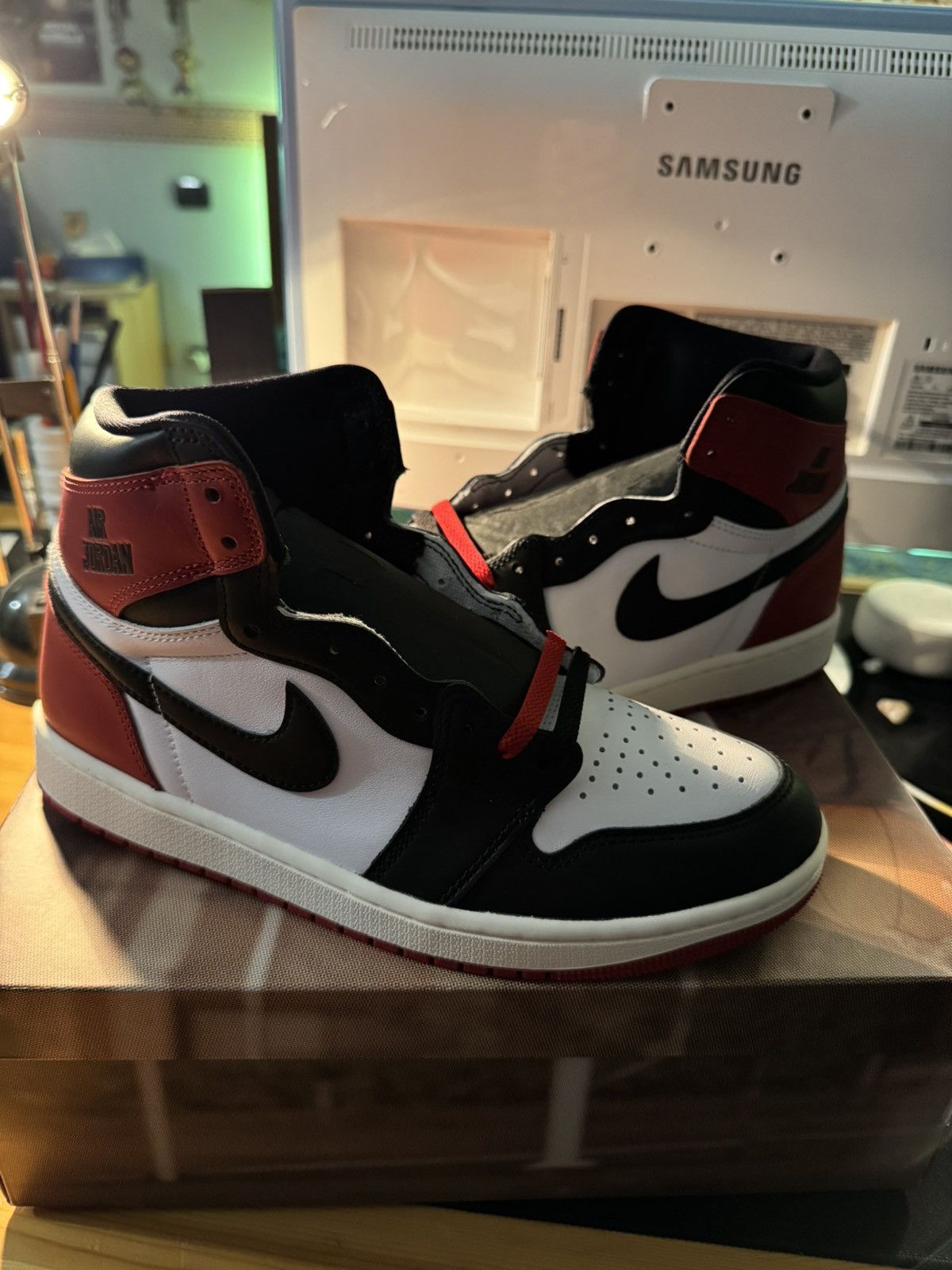 Air Jordan Retro High OG 'Black Toe Reimagined' 2025 US