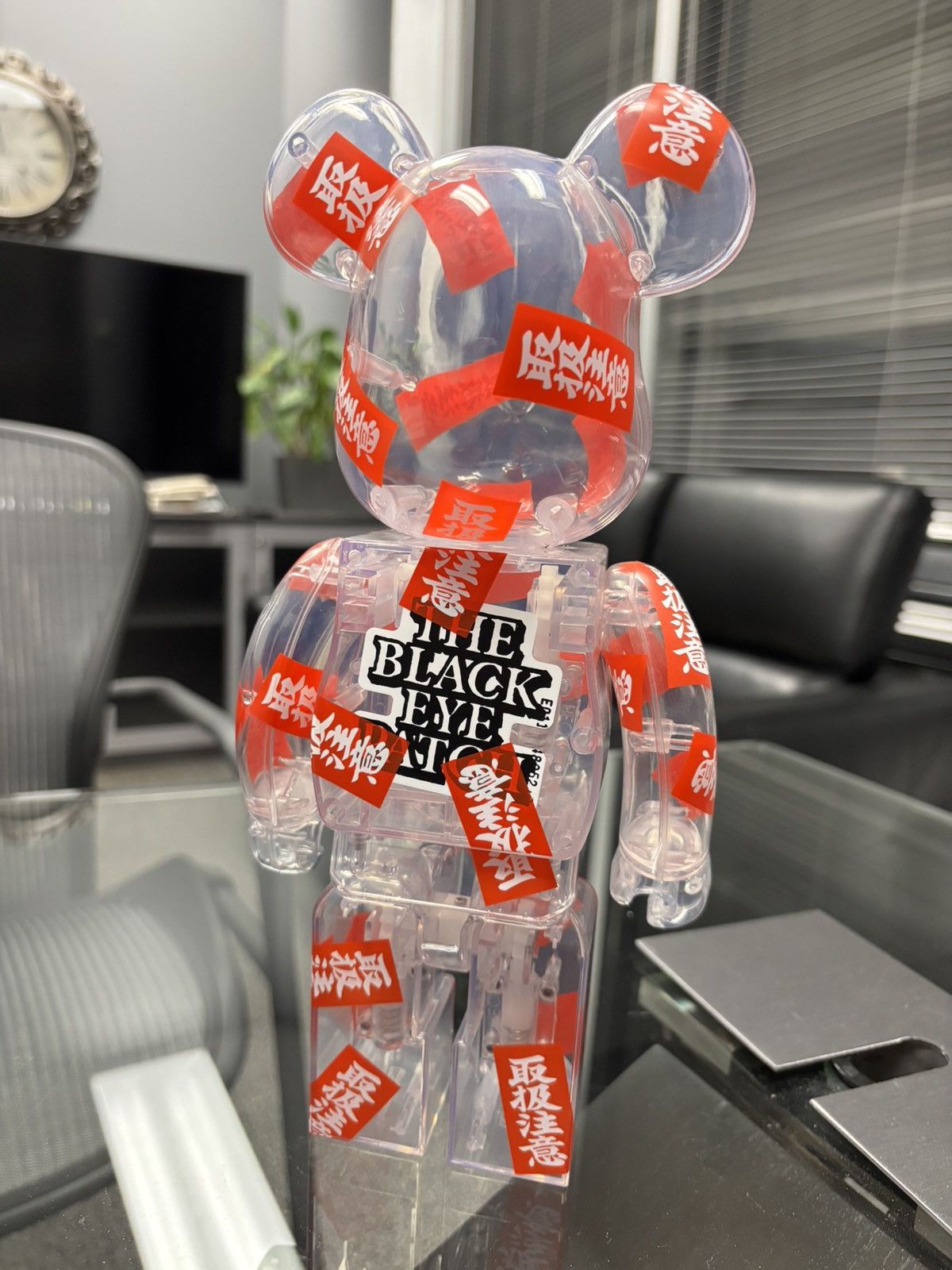 Medicom Toy Bearbrick Black Eye Patch 400% Size ONE SIZE - 10 Thumbnail