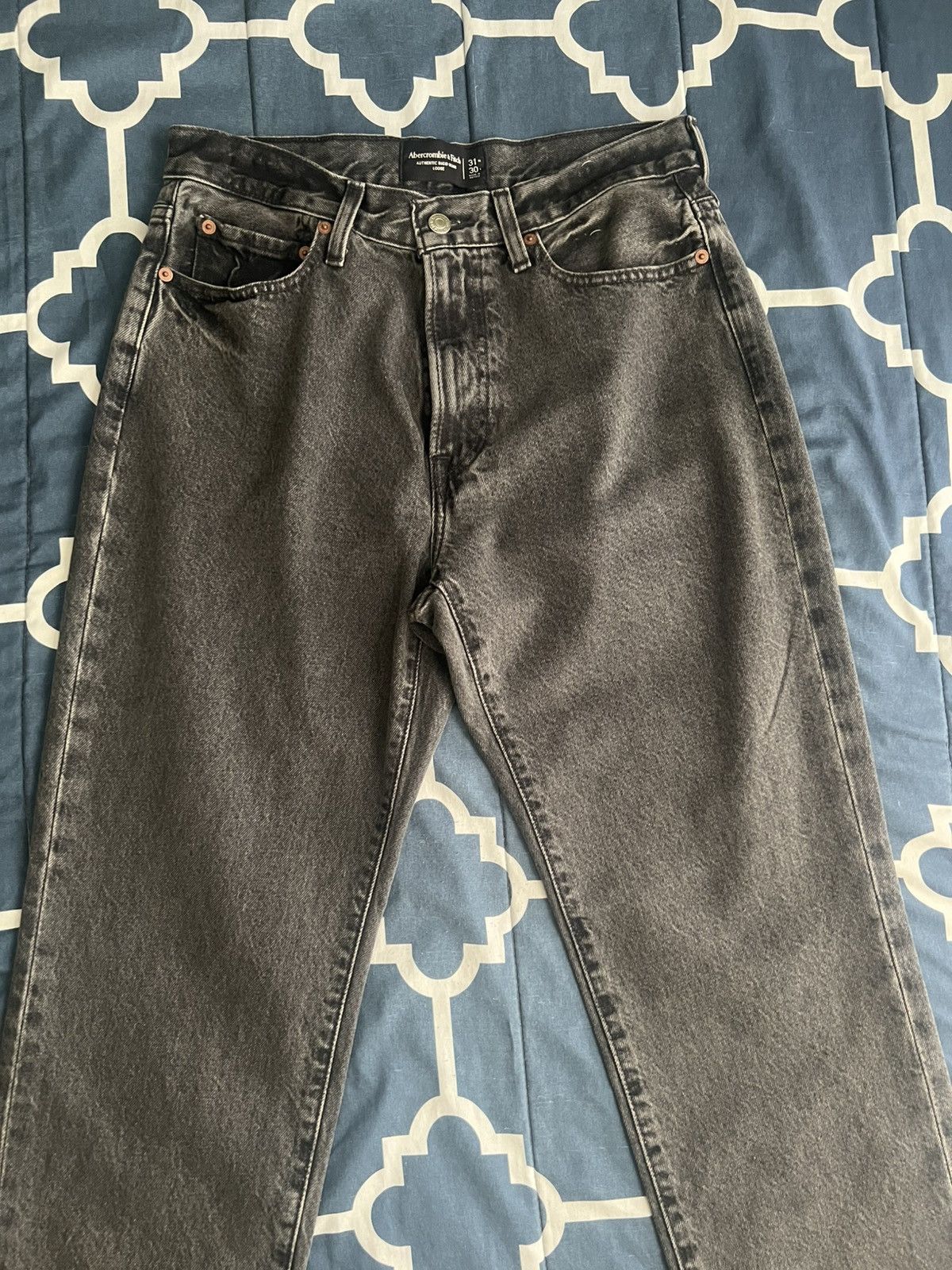 Abercrombie & Fitch Men’s loose jeans 31 x 30 Size US 31 - 3 Thumbnail