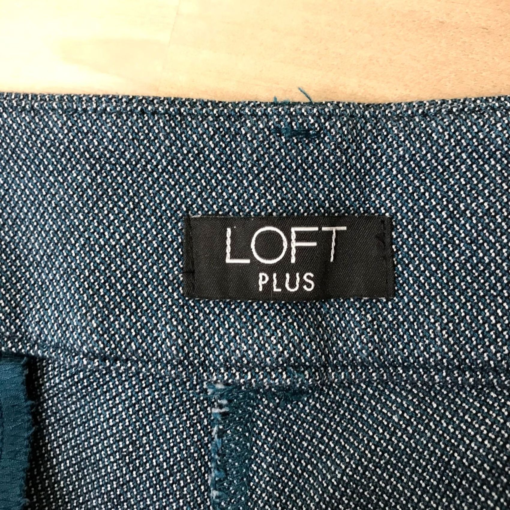 Loft LOFT PLUS WOMEN'S 18 BLUE SKINNY COTTON BLEND PANTS Size 40" / US 18 - 7 Thumbnail