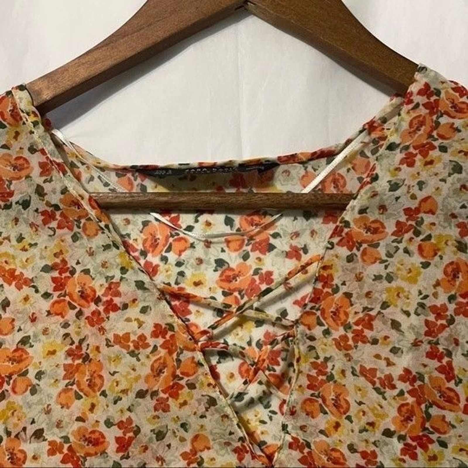 Zara Zara Shirt Women's Small Ditsy Floral Blouse Cottagecore Size S / US 4 / IT 40 - 6 Thumbnail