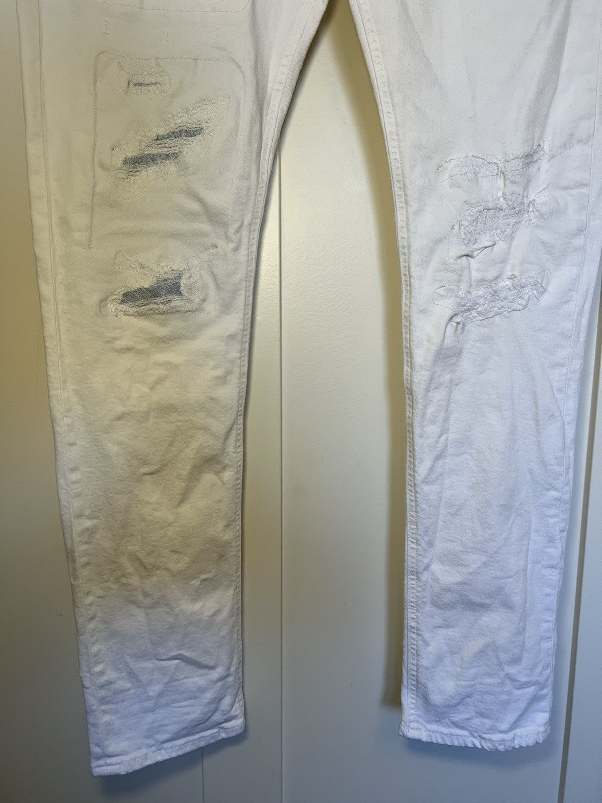 Guess Vintage Guess Jean USA patched distressed white skinny jeans Size US 33 - 16 Thumbnail