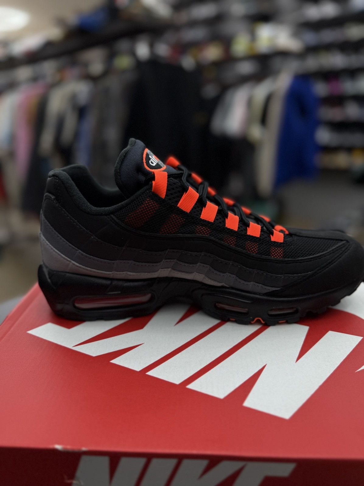 Nike Nike Air Max Black Hyper Crimson Size 10 NEW Size US 10 / EU 43 - 4 Thumbnail