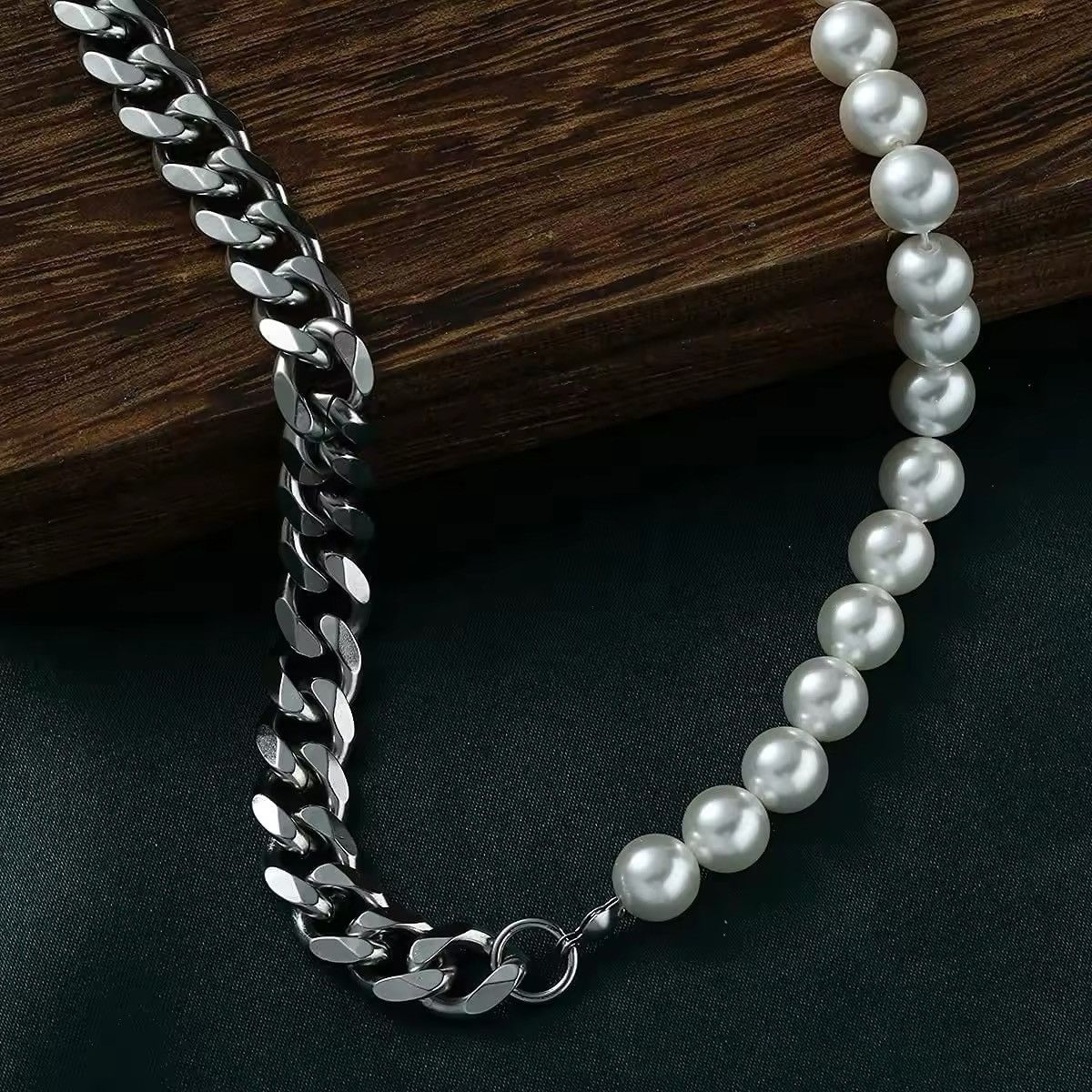 The Unbranded Brand Half Pearl Half Chain Necklace Size ONE SIZE - 5 Thumbnail