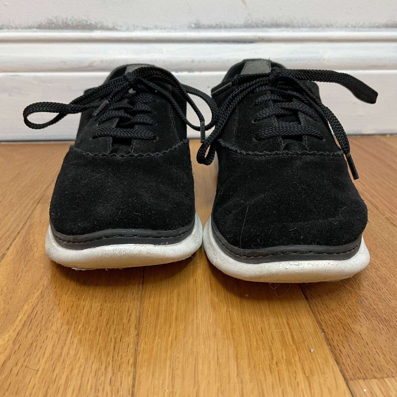 Vionic Vionic Black Taylor Sneakers 5 Womens Lace Up Athletic Suede Size US 5 / IT 35 - 2 Thumbnail