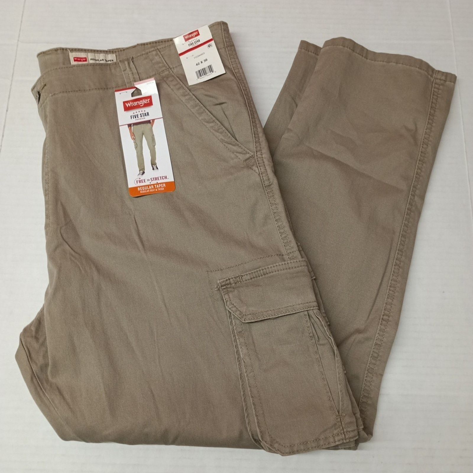 Wrangler Wrangler Regular Fit Cargo Pants Men’s Size 42x30 Beige Size US 42 / EU 58 - 1 Thumbnail