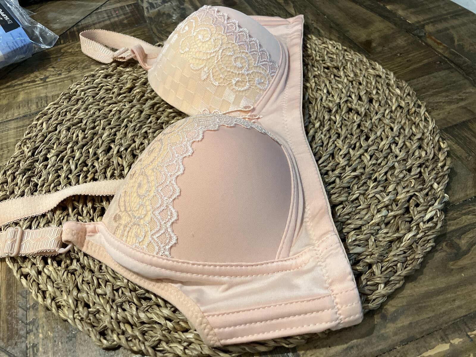The Unbranded Brand NWOT Light Pink Lace Embroidered Bra Size ONE SIZE - 5 Thumbnail