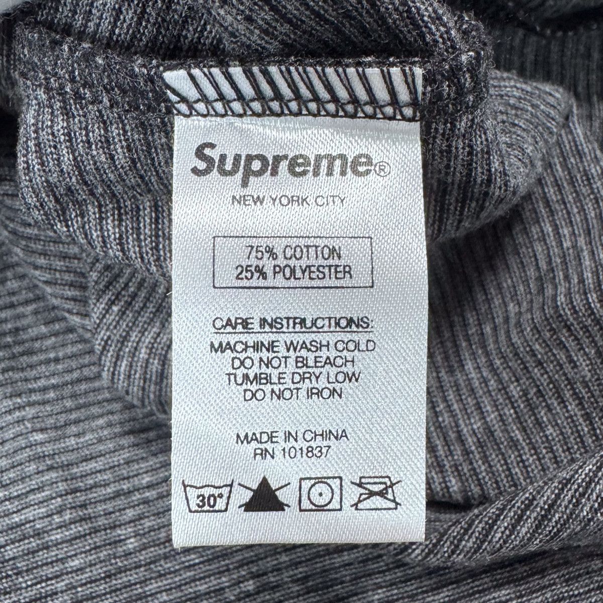 Supreme SUPREME MICRO STRIPE MOCK NECK T-SHIRT Size US M / EU 48-50 / 2 - 5 Thumbnail