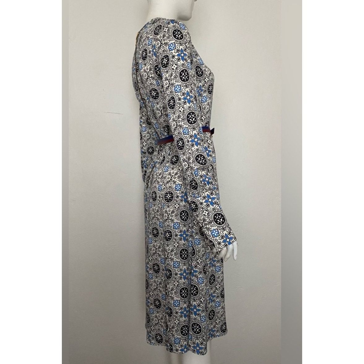 Louis Vuitton Louis Vuitton Silk Belted Midi White Black Blue 42 / 10 Size L / US 10 / IT 46 - 2 Thumbnail