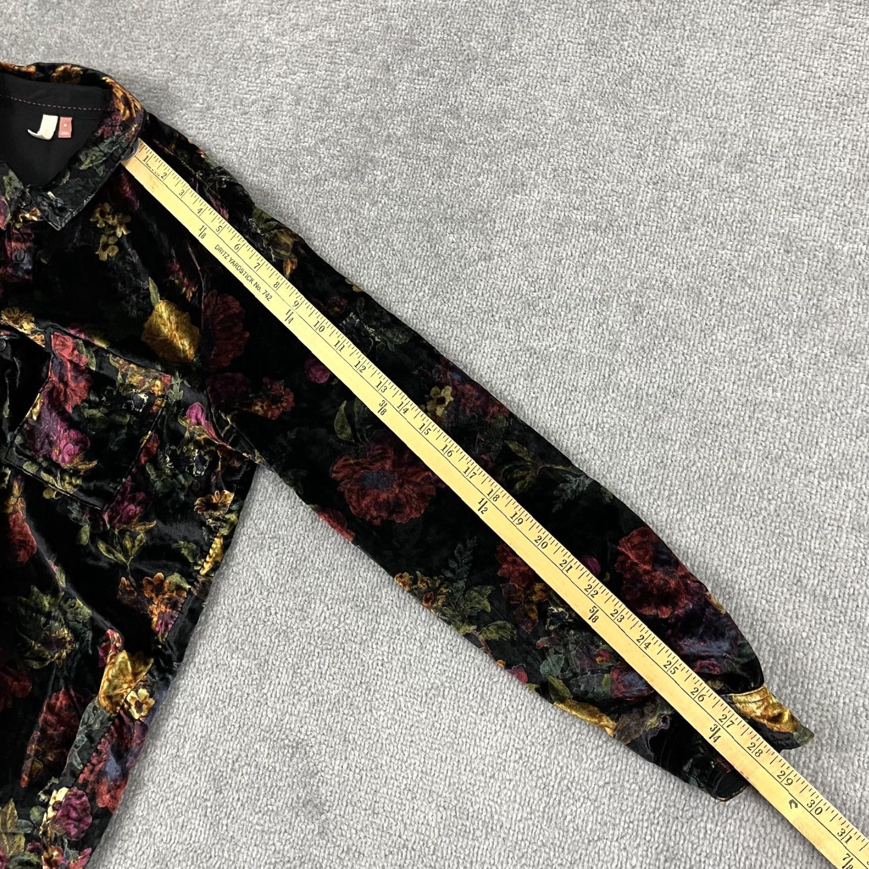 Vintage VINTAGE Pilcro Hadley Button Up Shirt Women Medium Relaxed Dark Floral Velvet Boho Fairy Ladies' Bohemian Women Shirt M Black Floral 90s Style Size M / US 6-8 / IT 42-44 - 5 Thumbnail