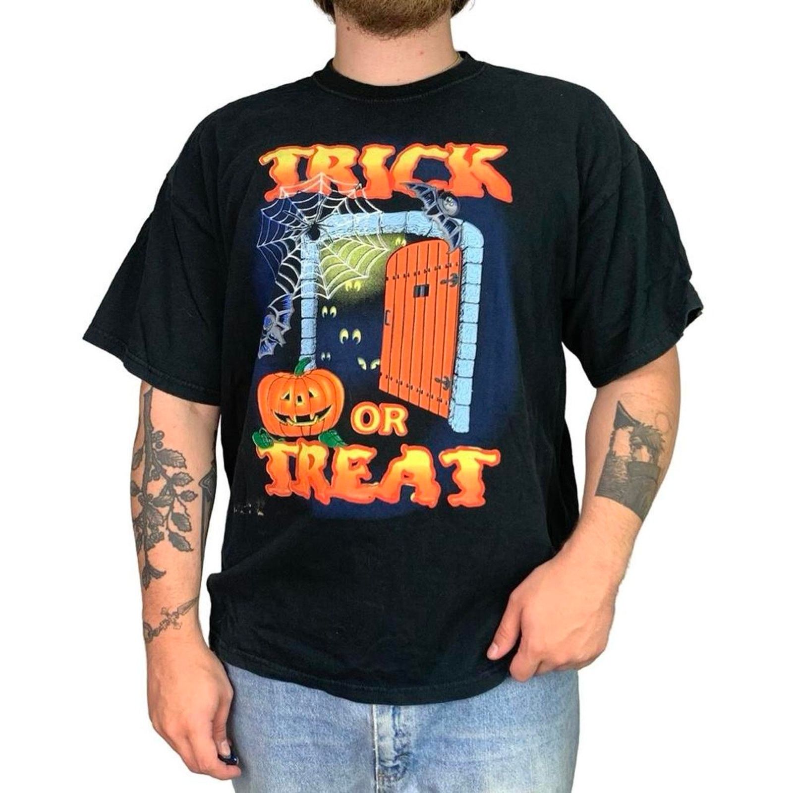 Japanese Brand × Vintage Vintage 90s Trick or Treat Halloween Graphic T-Shirt Size US XL / EU 56 / 4 - 3 Thumbnail