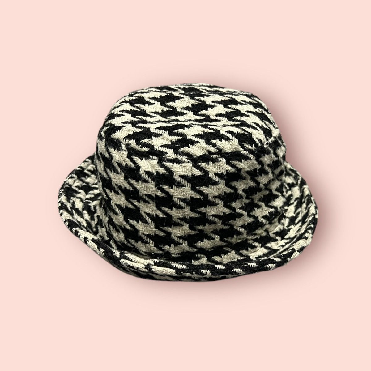 Edition Japan × H&M × L.O.G.G. VINTAGE H&M HOUNDSTOOTH BUCKET HAT Size ONE SIZE - 18 Thumbnail
