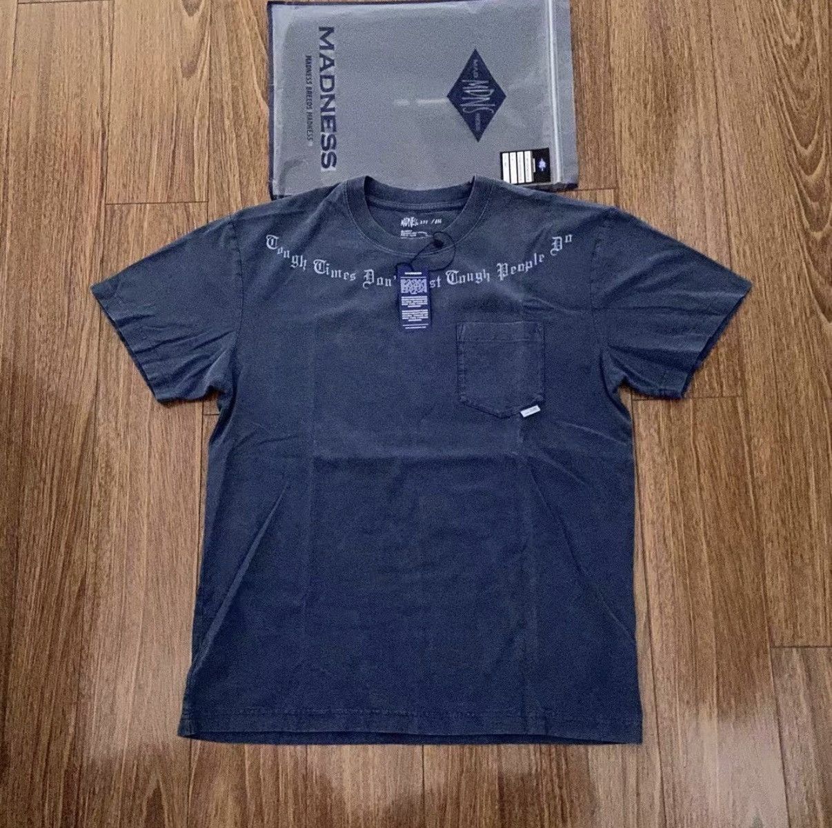 Madness MADNESS 6TH ANNIVERSARY POCKET TEE Size US M / EU 48-50 / 2 - 1 Thumbnail