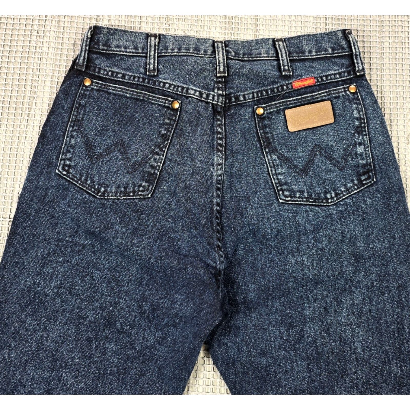Wrangler Vtg 90s Wrangler Mom Jeans Womens 13 High Waist Rancher USA 30x32 Indigo Wash Wrangler Cowboy Cut Denim Jeans 30 IN Waist Slim Fit Women’s Size 34" / US 12 / IT 48 - 6 Thumbnail