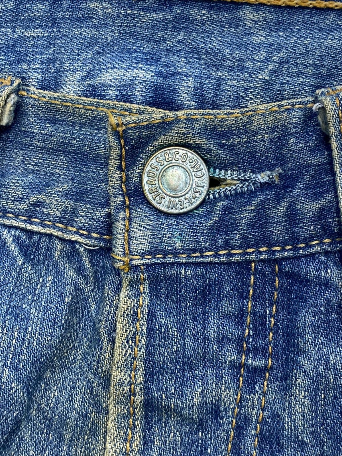 Levi's Levi’s Vintage Distress Rusty Mud Wash Loose Style Jeans Size US 30 / EU 46 - 9 Thumbnail