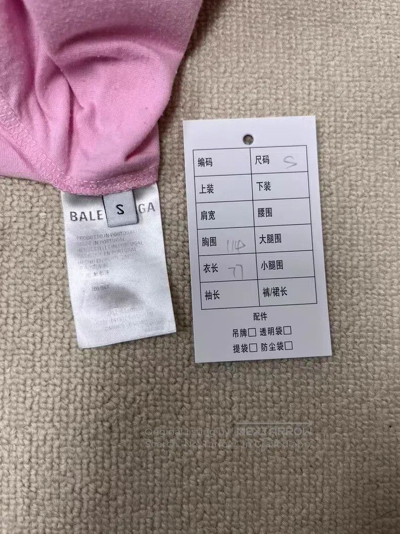 Balenciaga Balenciaga Multilingual Logo Printed Short Sleeve Size S / US 4 / IT 40 - 5 Thumbnail