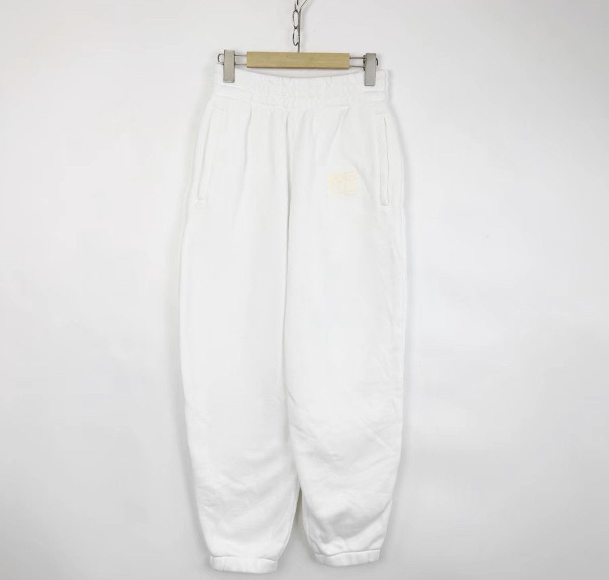 Alexander Wang Alexander Wang White Foam Logo Jogger Pants K12 Size 26" / US 2 / IT 38 - 1 Thumbnail
