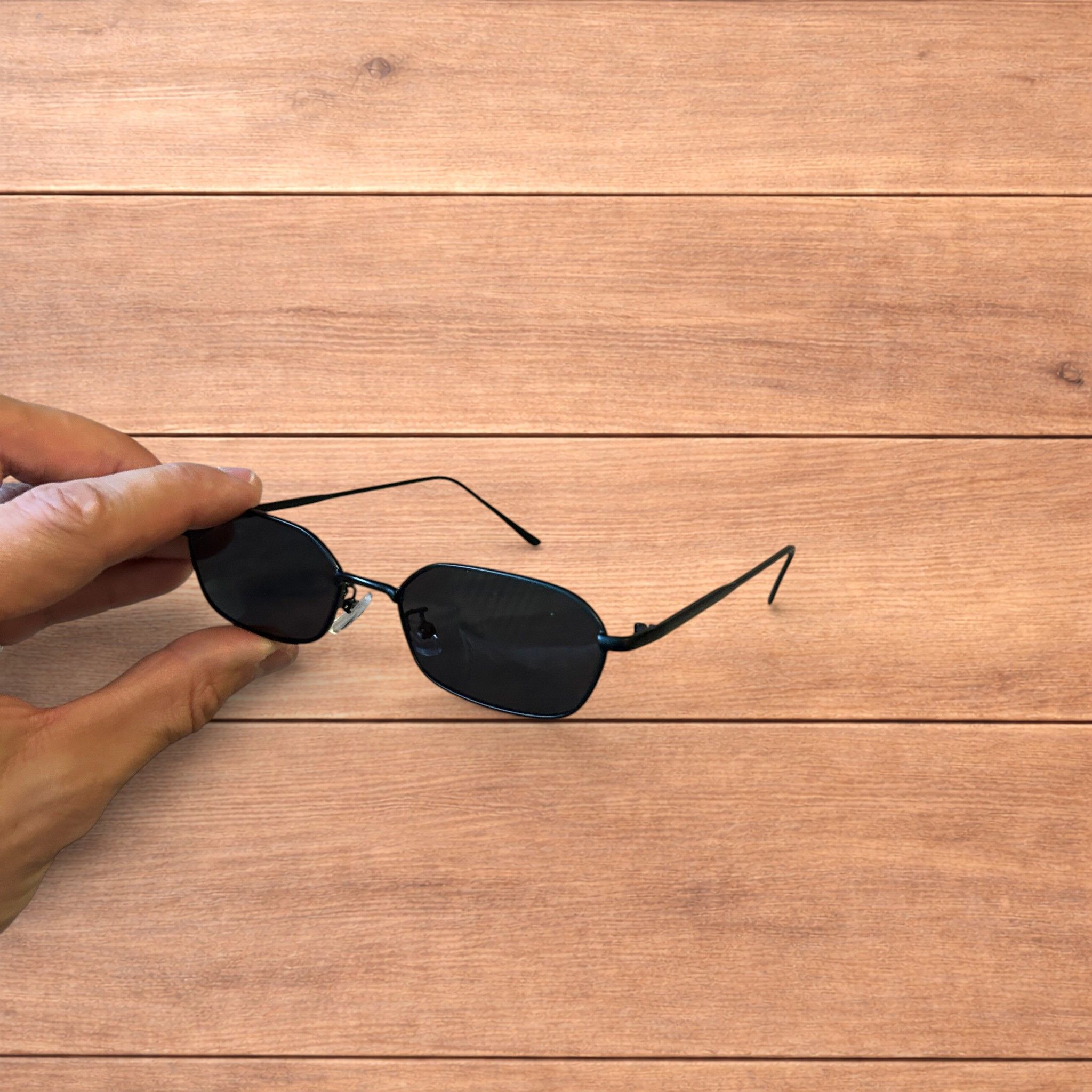 Japanese Brand Metal frame polarised sunglasses in black with black lense. Size ONE SIZE - 2 Thumbnail