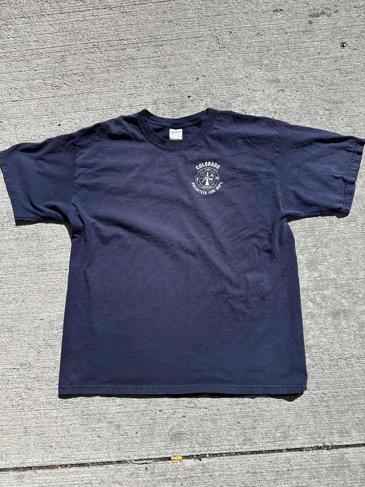 Gildan Vintage “Keep 500 Feet Back” Tee Size US XL / EU 56 / 4 - 1 Thumbnail