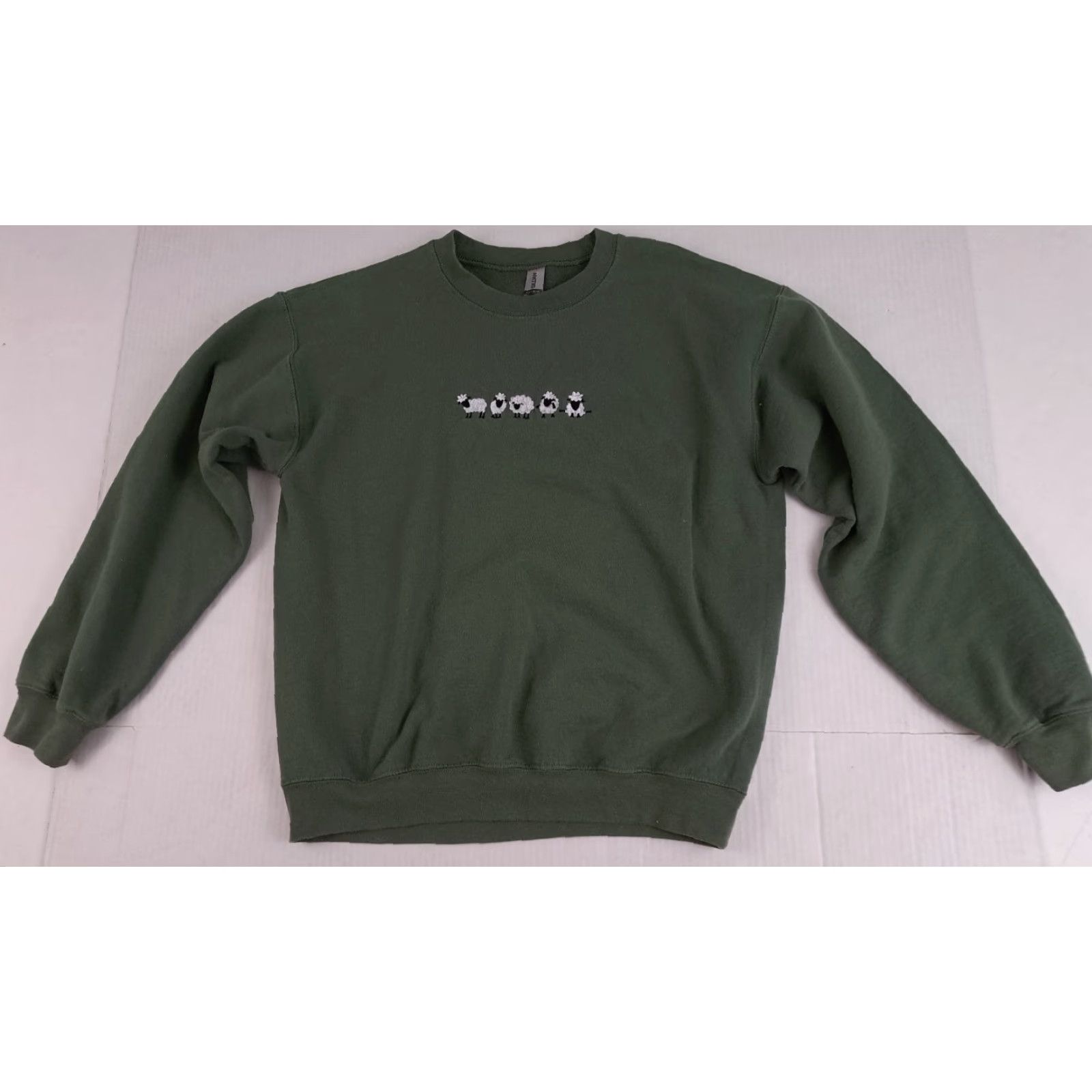 Gildan VINTAGE Gildan Embroidered Sheep Woman Green Sweatshirt Size Medium Crew Neck Pullover All Seasons Graphic Print 90s Womens Long Sleeve Size M / US 6-8 / IT 42-44 - 2 Thumbnail