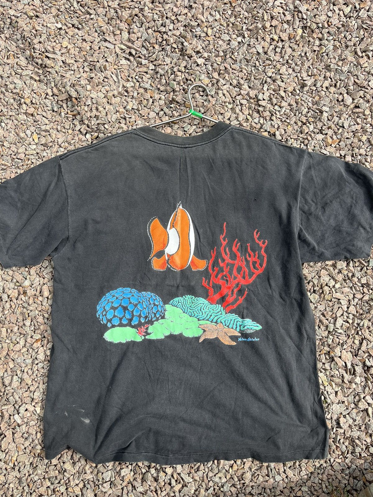 Vintage Vintage 90s SUNFADED St John Valan Steiler Fish Art Tee Size US XL / EU 56 / 4 - 1 Thumbnail