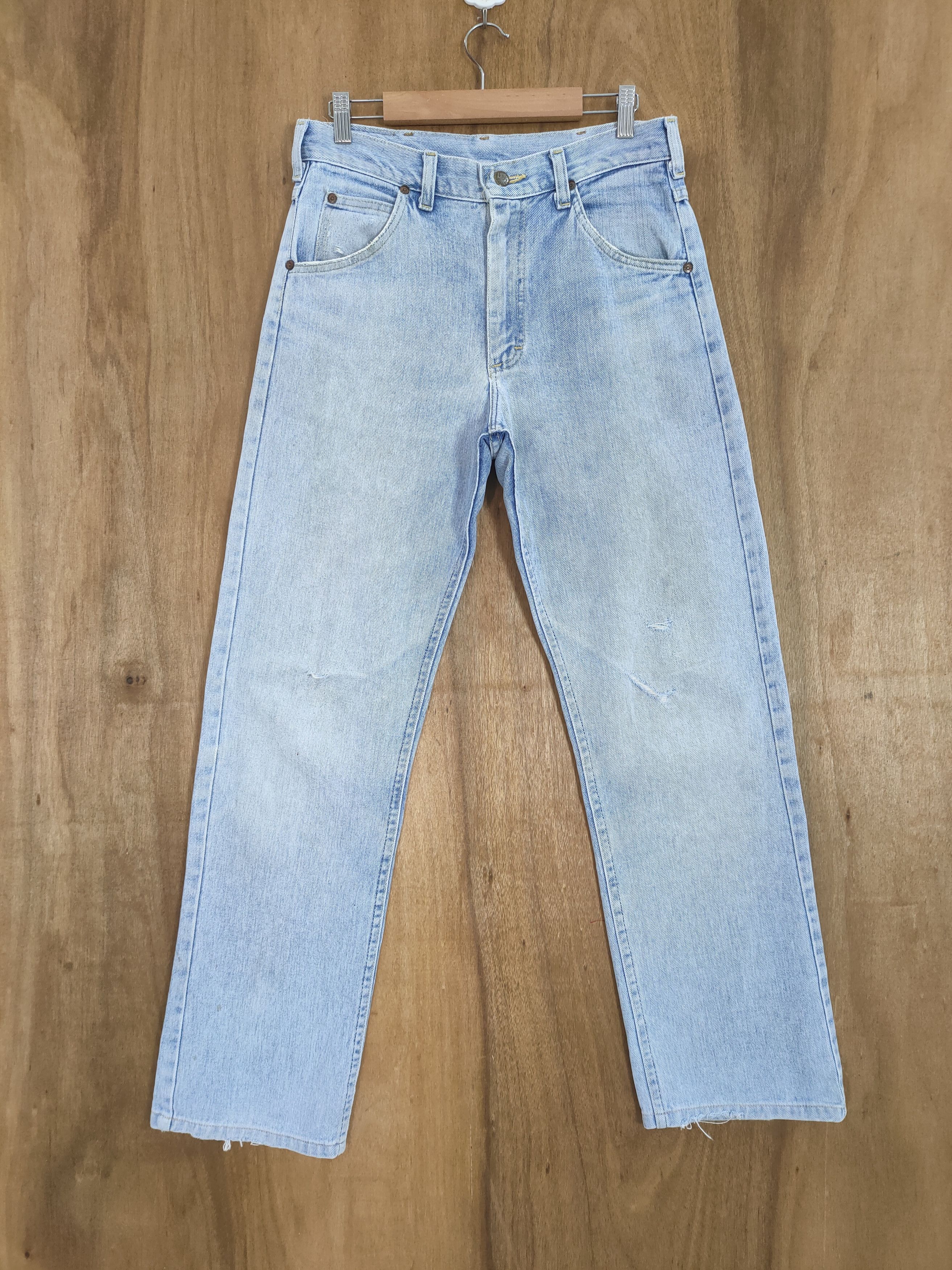 Vintage VINTAGE LEE USA LIGHT BLUE DISTRESSED JEANS PANTS Size US 32 / EU 48 - 1 Thumbnail