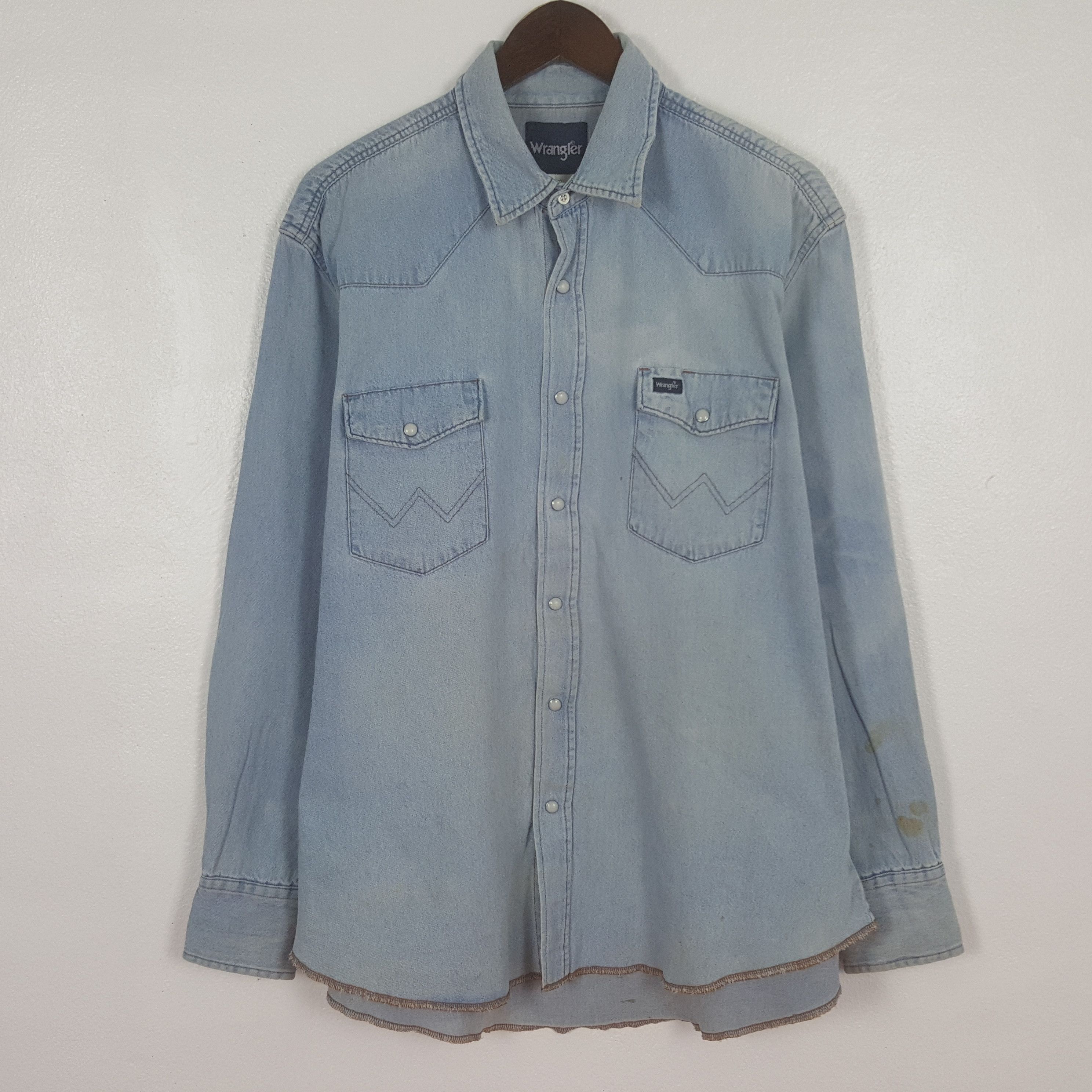 Wrangler Vintage Wrangler Denim Button Up Shirt Size US XL / EU 56 / 4 - 1 Thumbnail