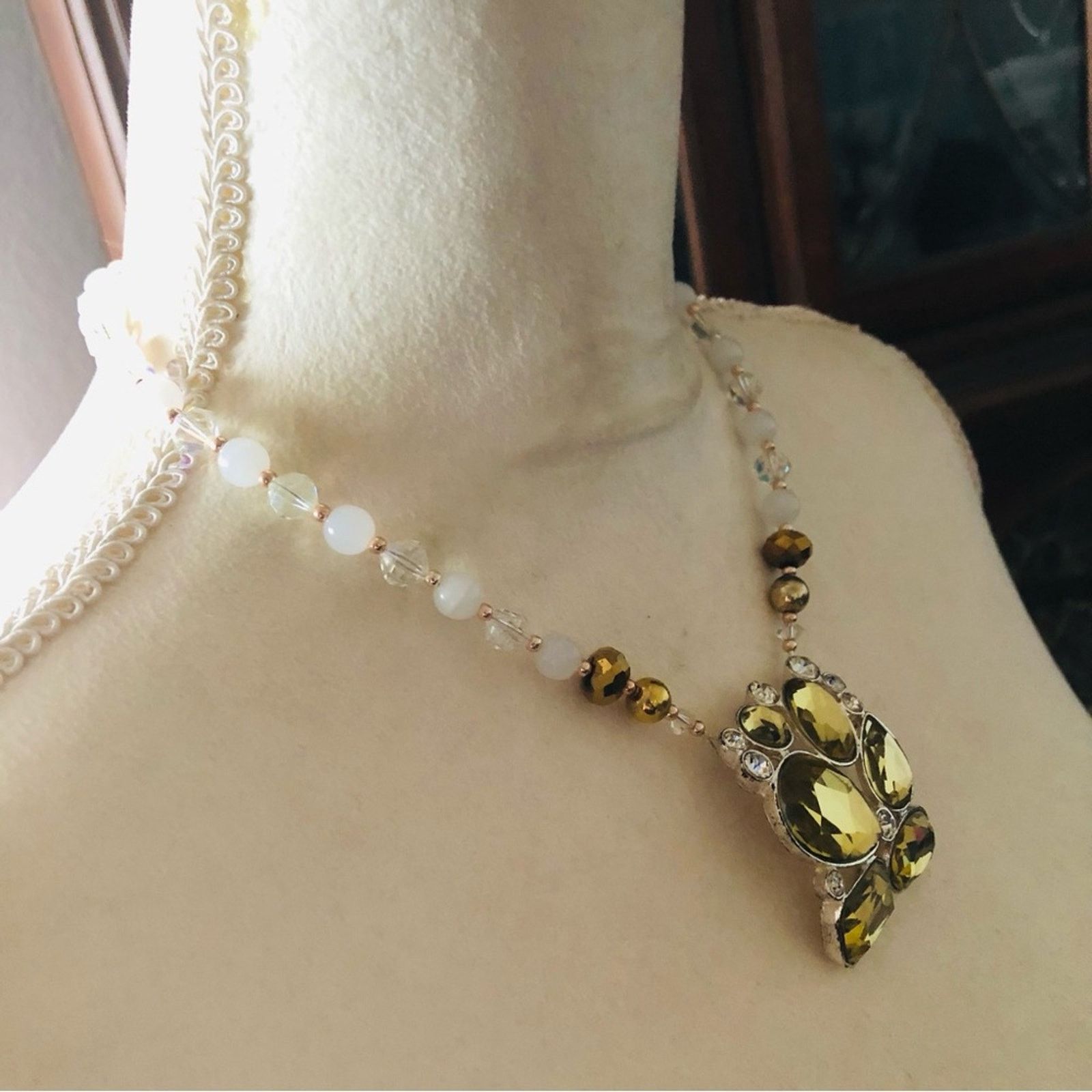 Handmade Handcrafted large saffron crystal quartz stone necklace Size ONE SIZE - 2 Thumbnail
