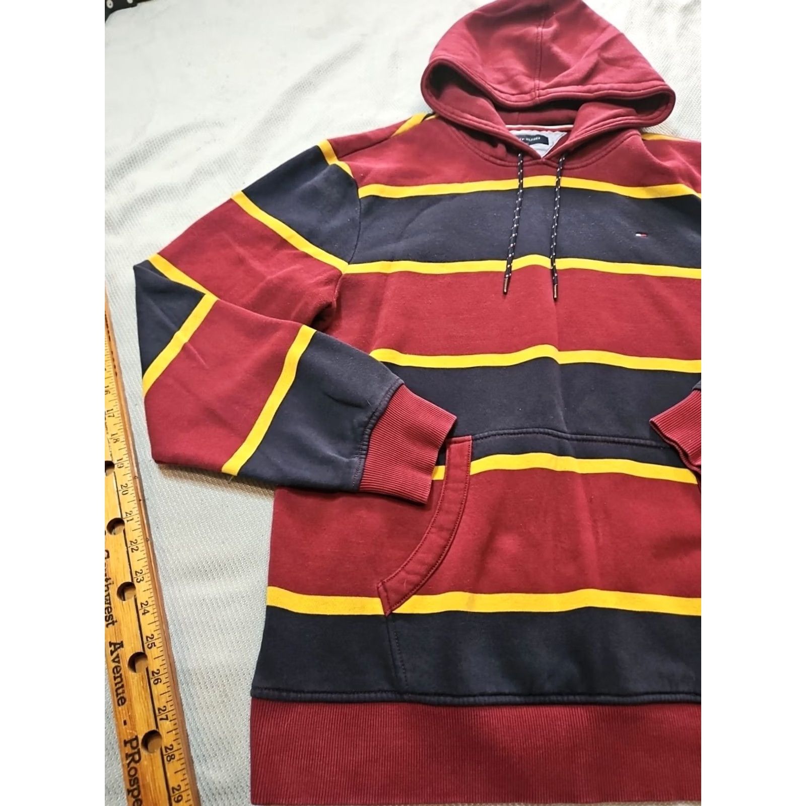 Tommy Hilfiger Tommy Hilfiger Hoodie Mens Large Red Striped Embroidered Logo Preppy Top Size US L / EU 52-54 / 3 - 5 Thumbnail