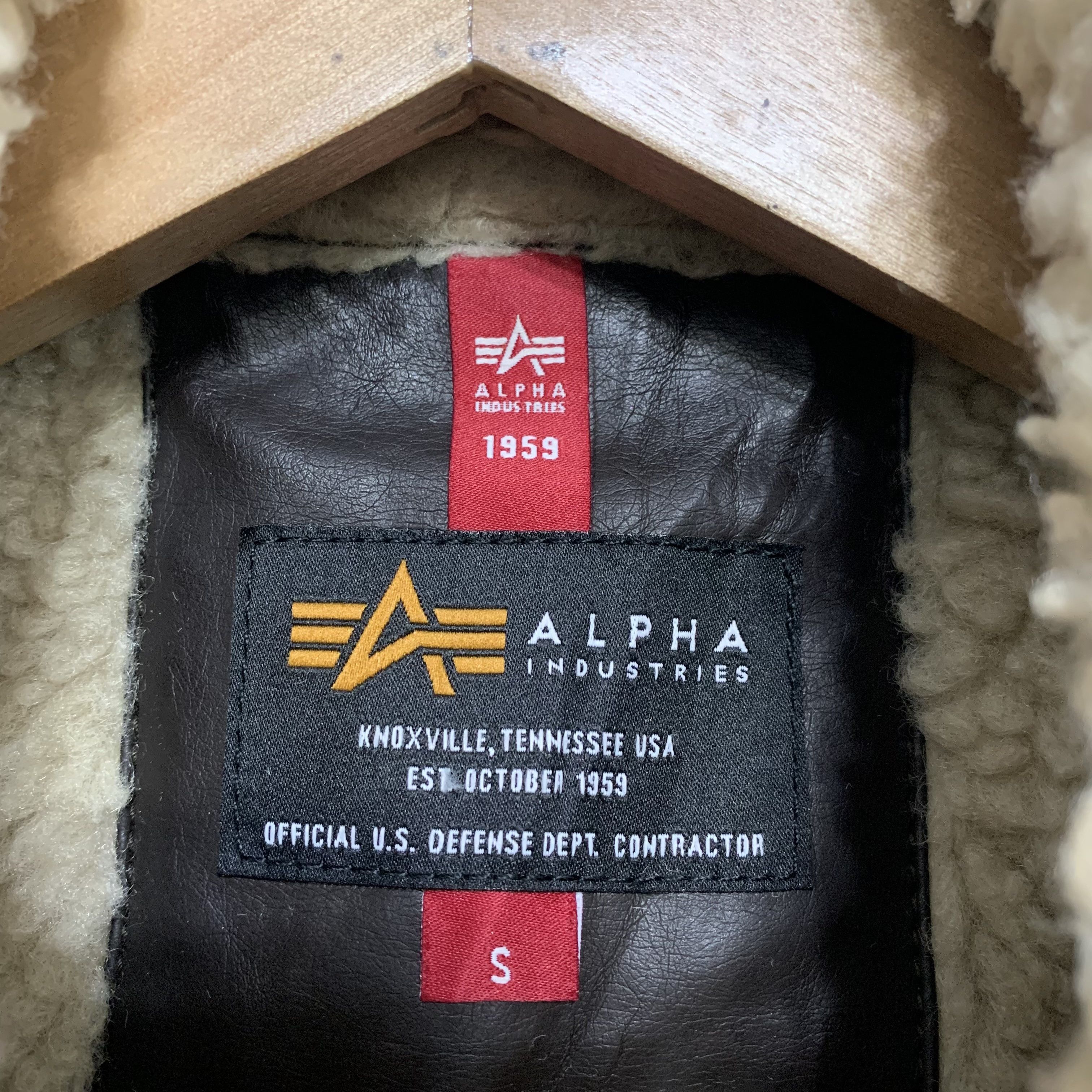 Alpha Industries Alpha Industries B3 Synthetic Leather Jacket Size S / US 4 / IT 40 - 8 Thumbnail