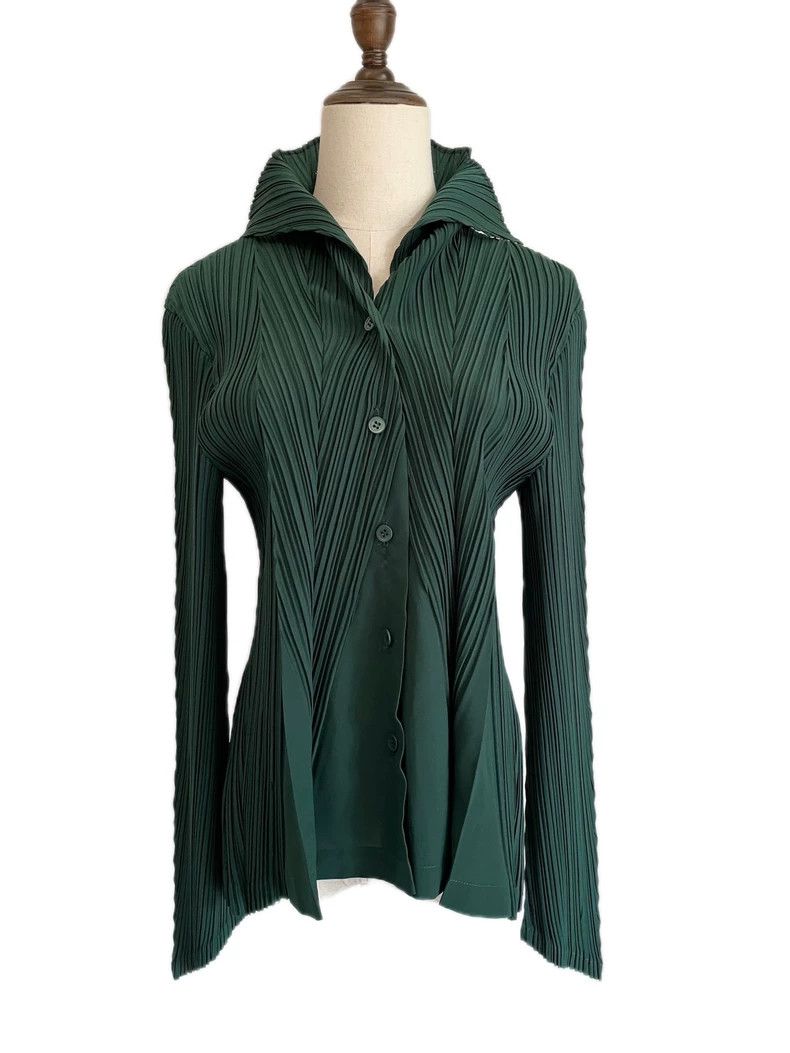 Issey Miyake Issey Miyake size:3 A dark green pleated cardigan Size S / US 4 / IT 40 - 2 Thumbnail
