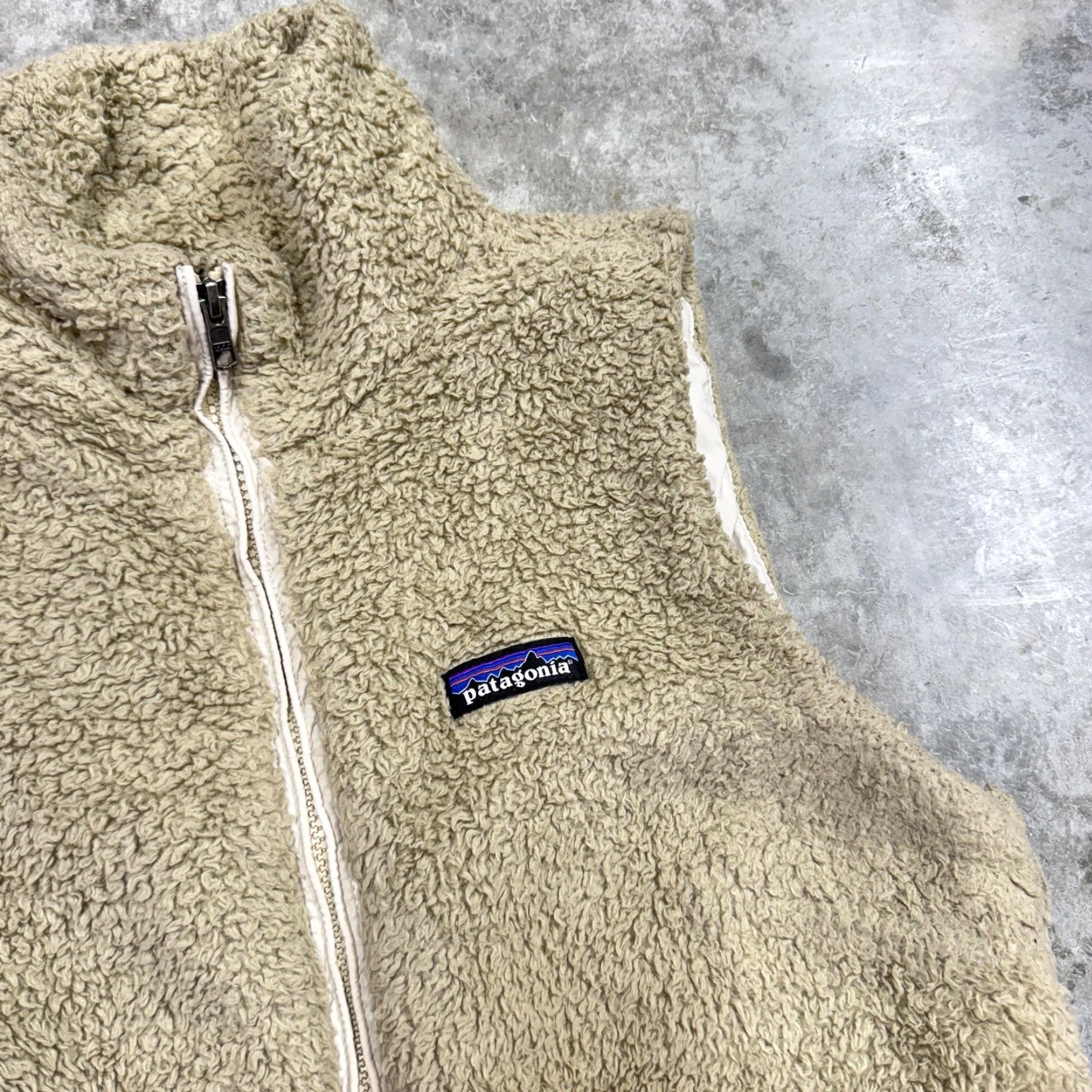 Patagonia Patagonia Vest Womens L Tan Los Gatos Fleece Sherpa Zip Pockets Outdoor Size L / US 10 / IT 46 - 2 Thumbnail