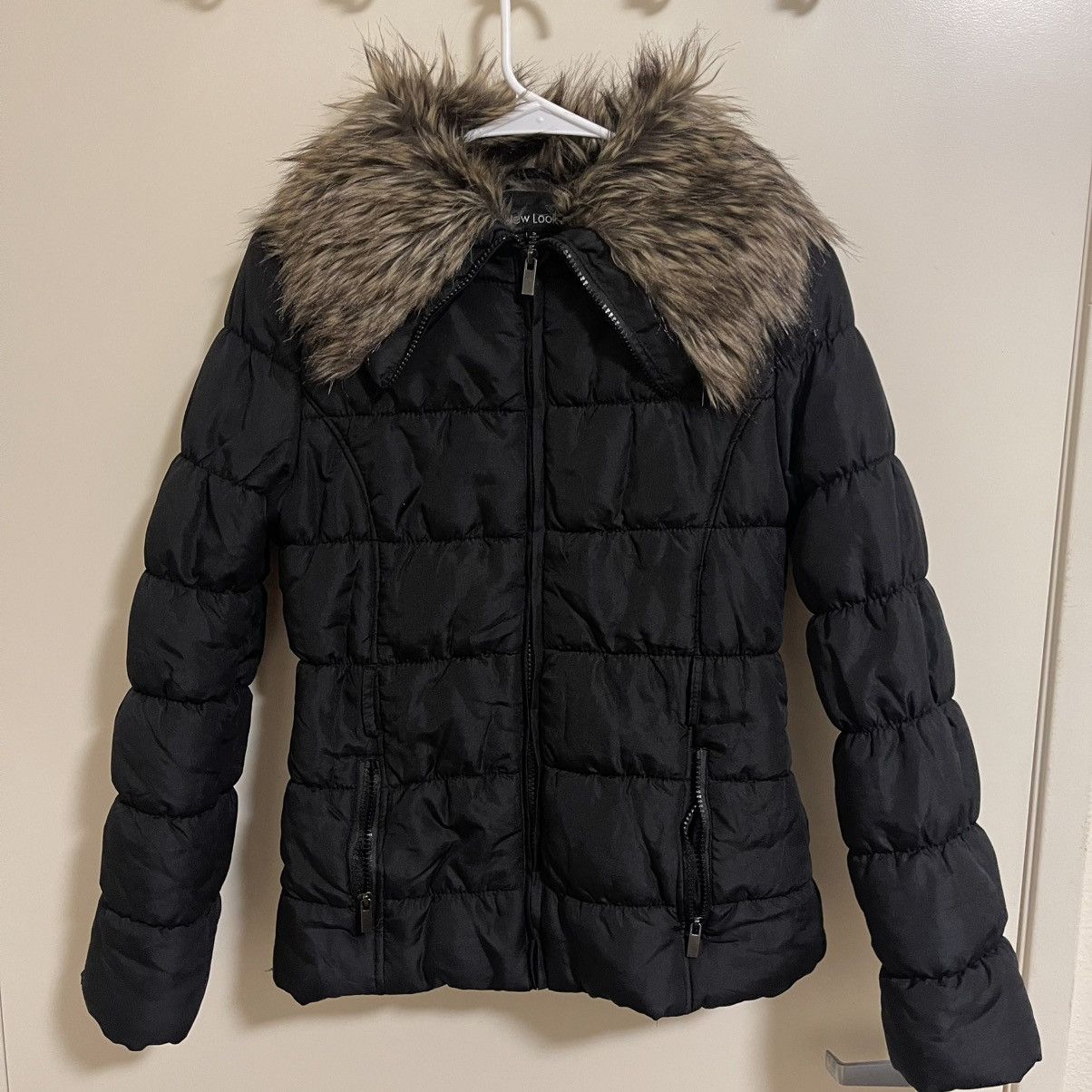 New Look New Look Women’s Black Puffer Jacket Fur Collar Zip Pockets Size S / US 4 / IT 40 - 1 Thumbnail